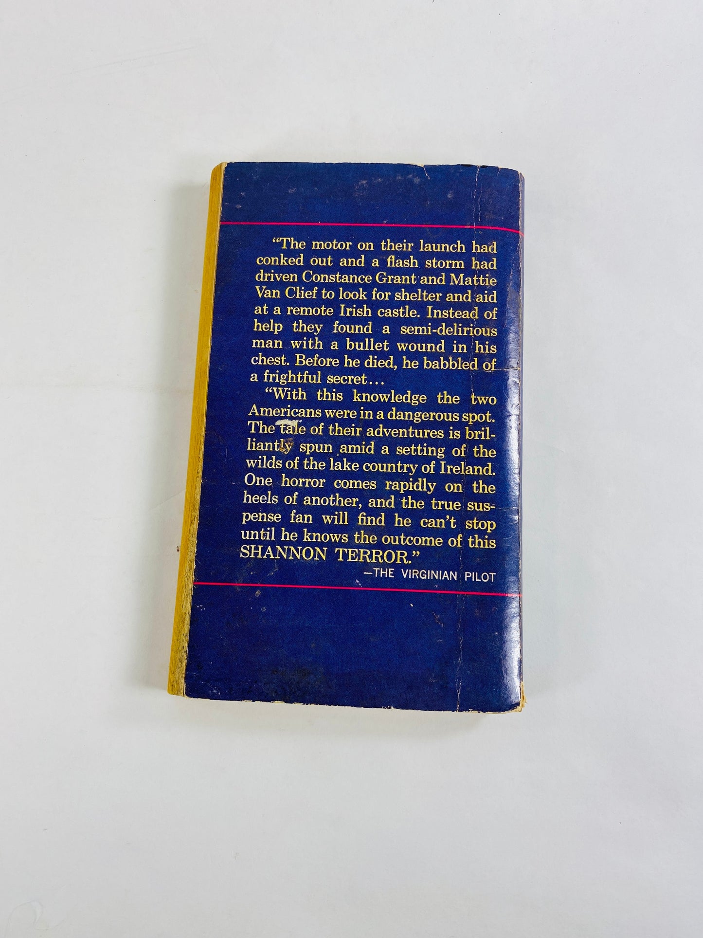 Delirious man with a bullet wound in a remote Irish castle. Shannon Terror by Theodora Du Bois vintage paperback book circa 1964