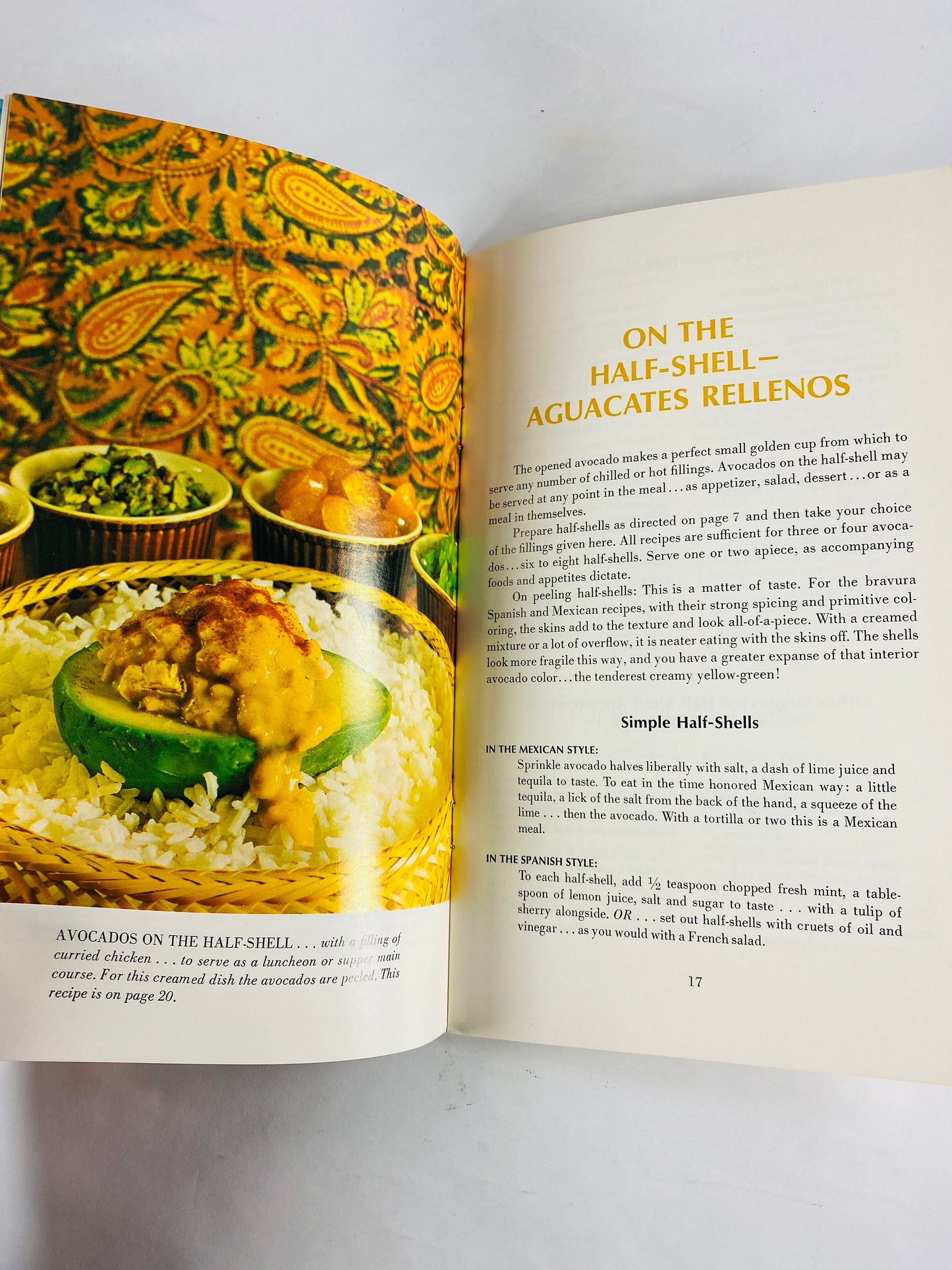 Avocado vintage California cookbook booklet featuring Avocado Bravo, its history, plant instructions and recipes. Aquacates Rellenos salsas