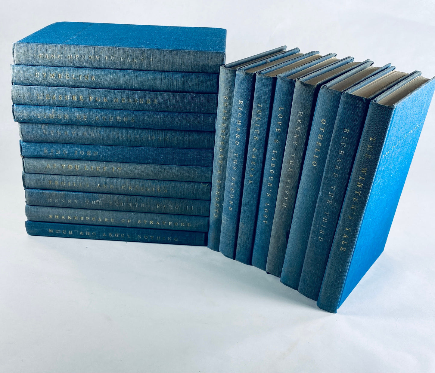 1961 Yale Shakespeare Blue book vintage books PICK ONE! Plays, poetry & sonnets King Lear Macbeth Romeo and Juliet Anthony and Cleopatra sky