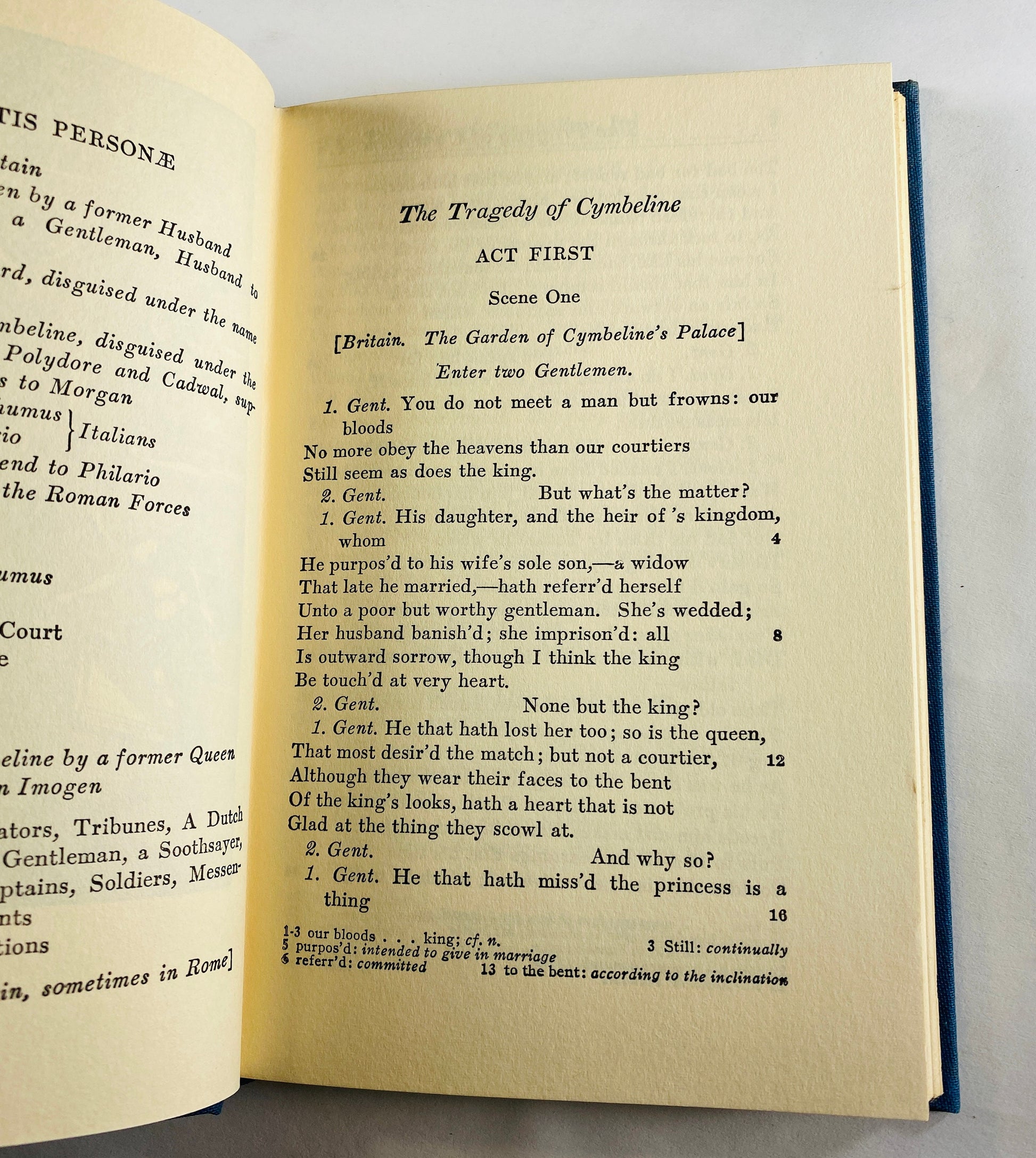 1961 Yale Shakespeare Blue book vintage books PICK ONE! Plays, poetry & sonnets King Lear Macbeth Romeo and Juliet Anthony and Cleopatra sky