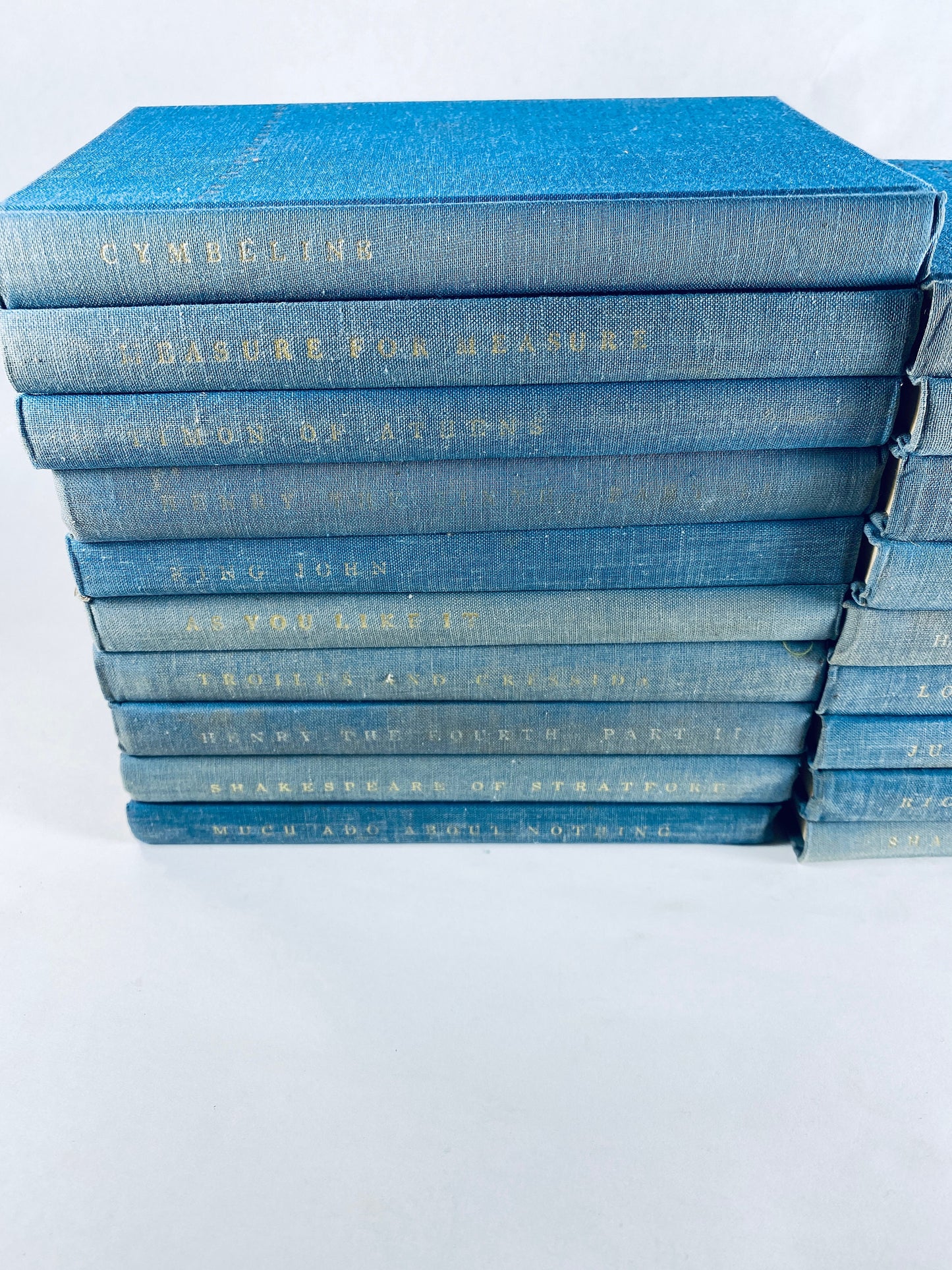 1961 Yale Shakespeare Blue book vintage books PICK ONE! Plays, poetry & sonnets King Lear Macbeth Romeo and Juliet Anthony and Cleopatra sky