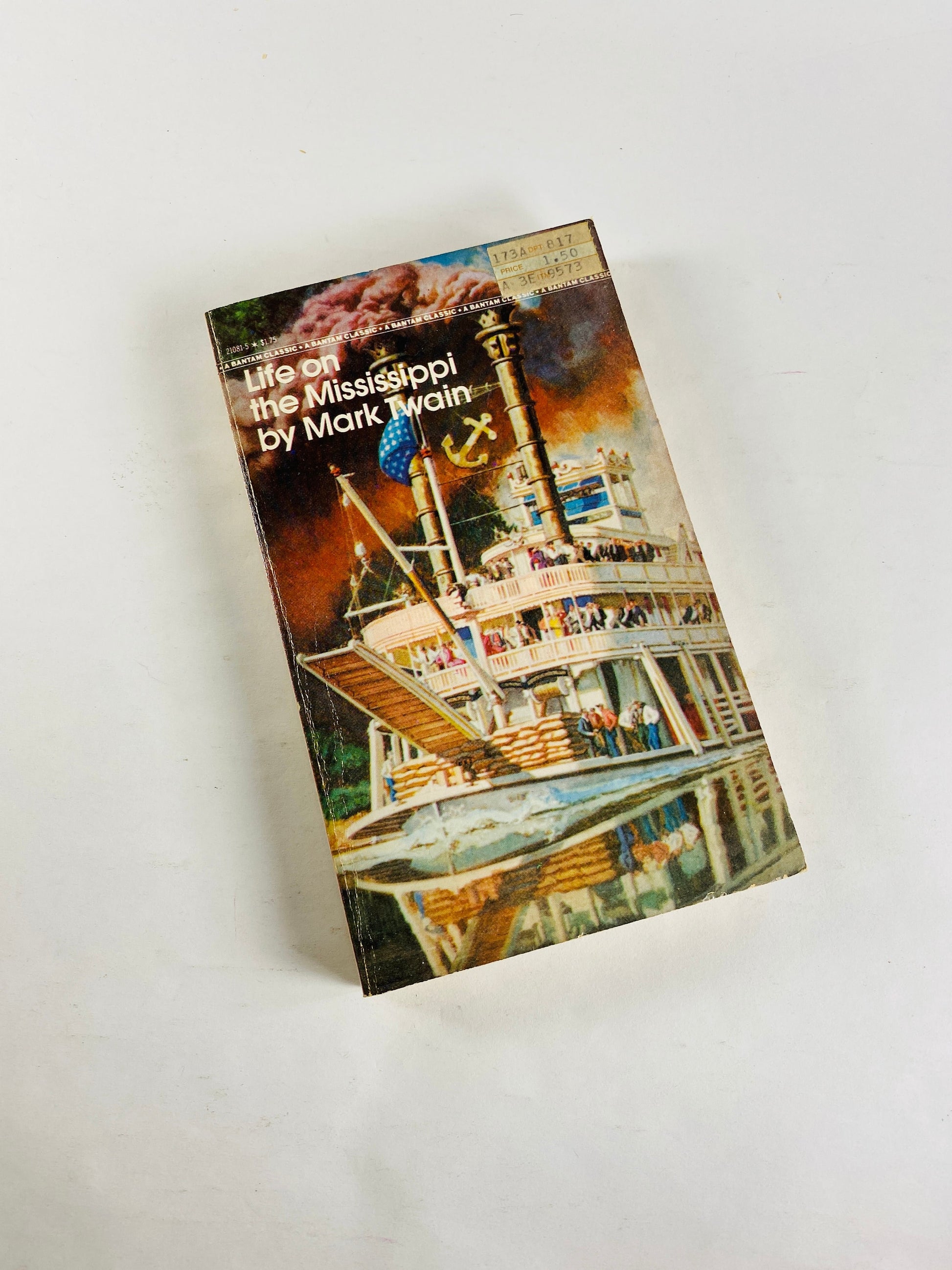 Mark Twain Vintage paperback book Innocents Abroad, Pudd'nhead Wilson, Life on Mississippi Connecticut Yankee in King Arthur Court, Letters