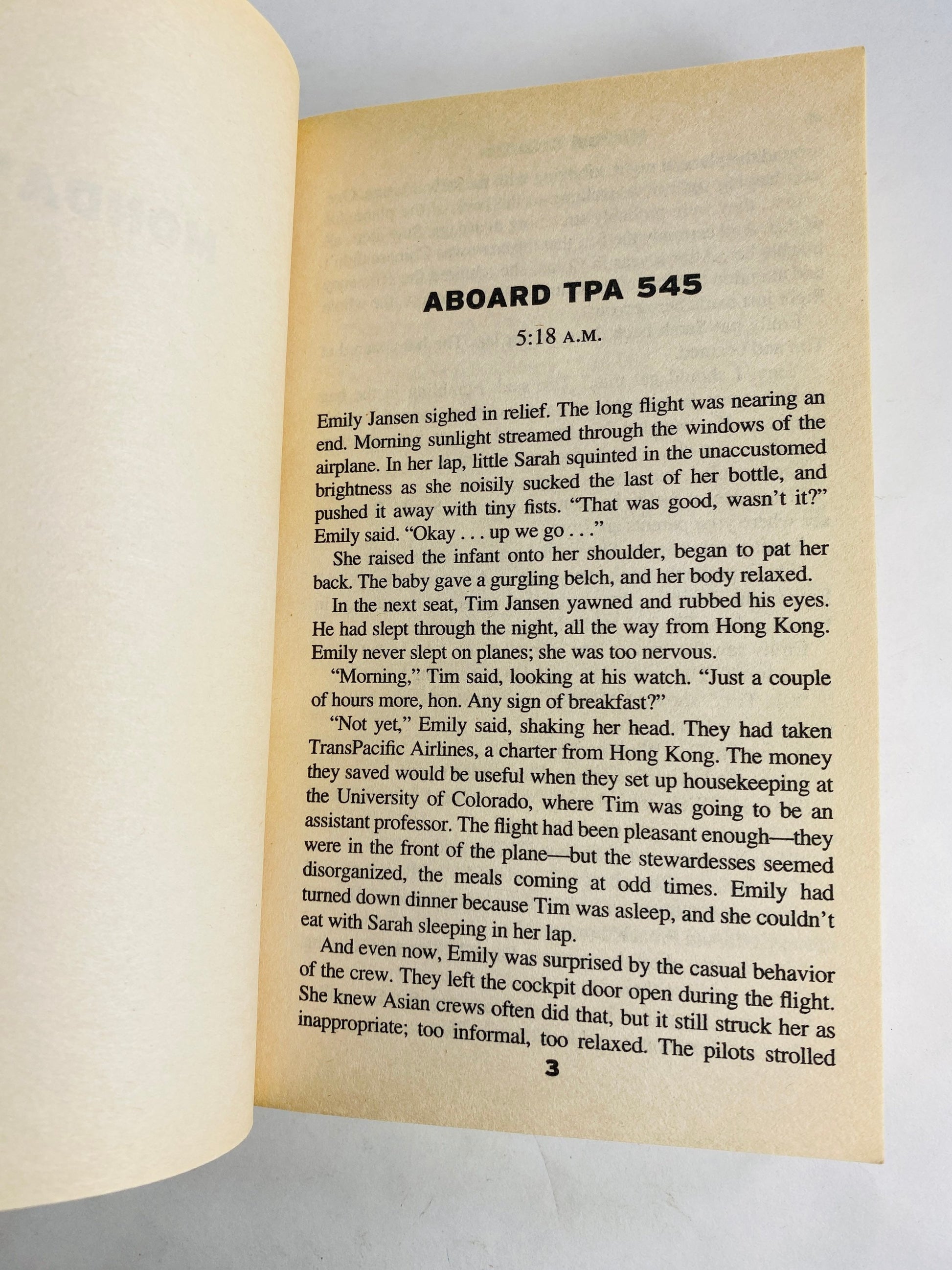 Airframe by Michael Crichton Early PRINTING vintage paperback book circa 1997