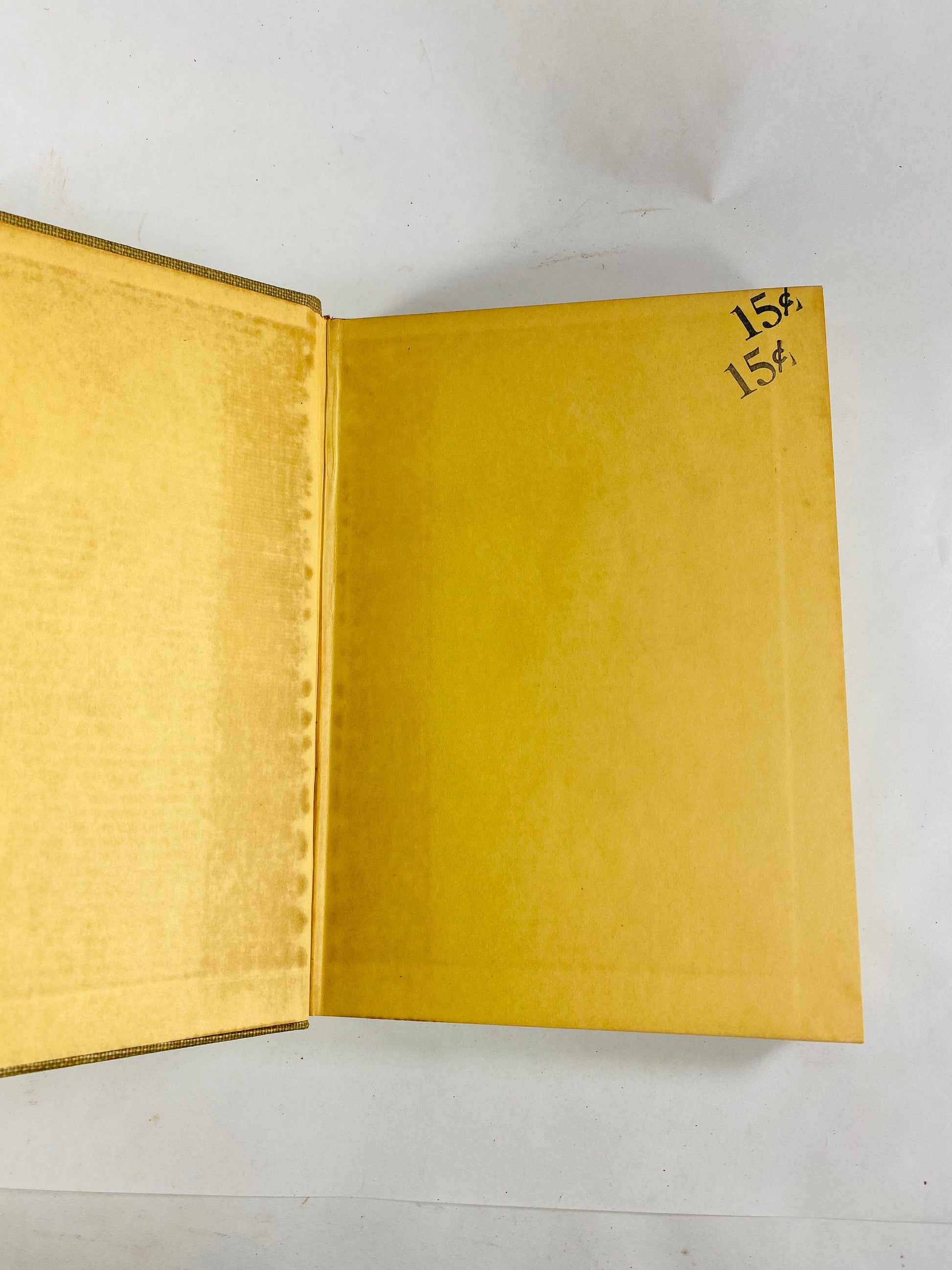 Honoré de Balzac Old Goriot Vintage beige cloth covered book circa 1946. Story of love, money, self-sacrifice, corruption, greed
