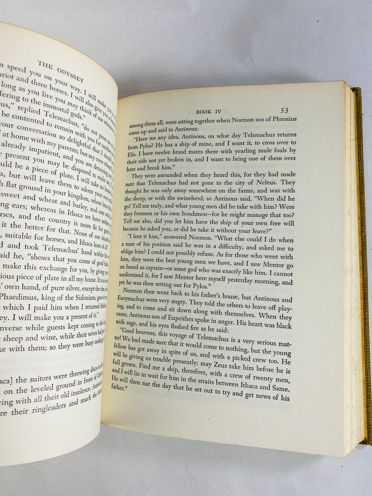 Homer The Odyssey circa 1942. Gray cloth covered vintage book. Greek epic poem set during the Trojan War. Beautiful bookshelf decor!
