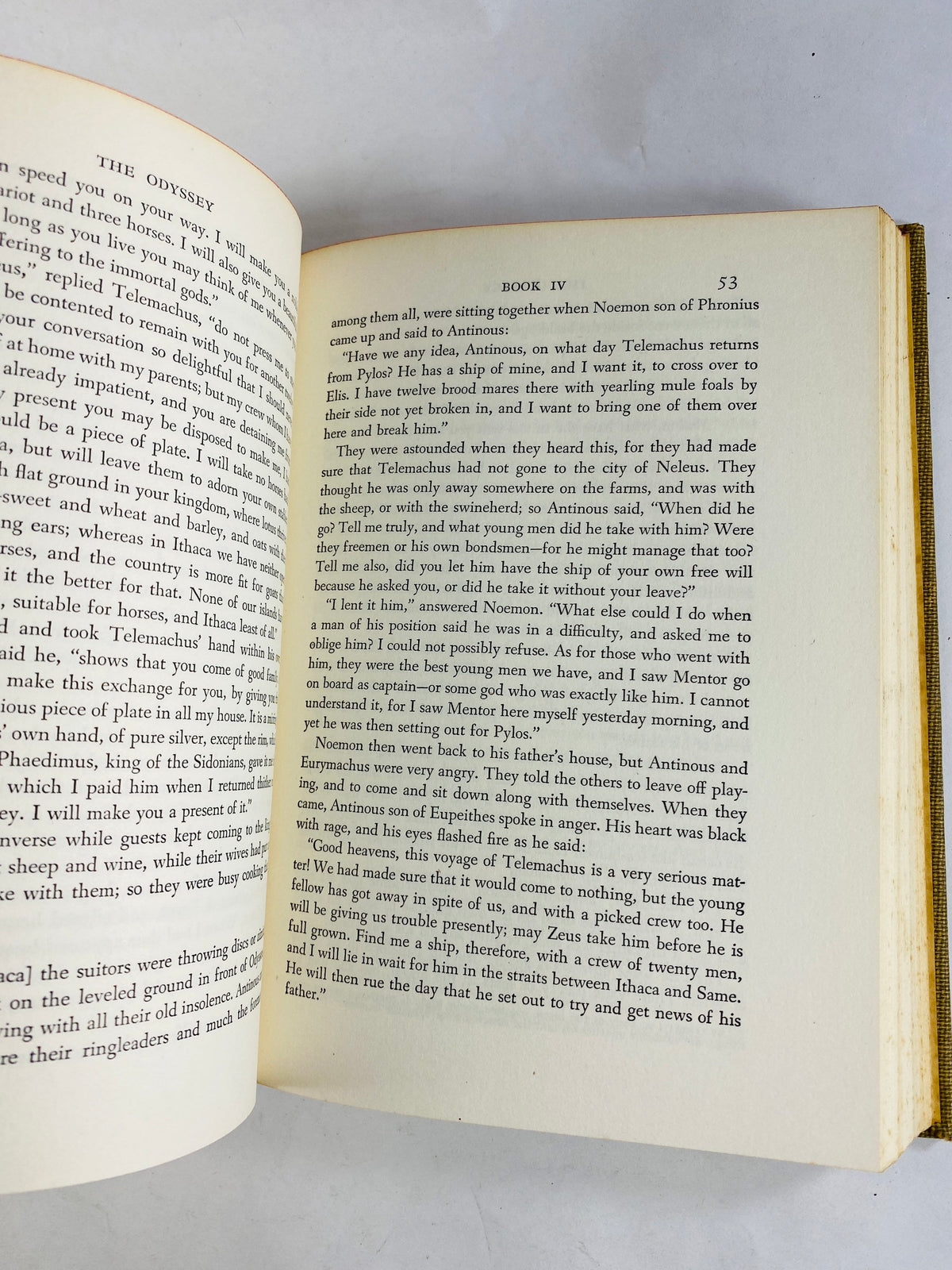 Homer The Odyssey circa 1942 Gray cloth covered vintage book. Greek epic poem set during the Trojan War. Beautiful bookshelf decor!