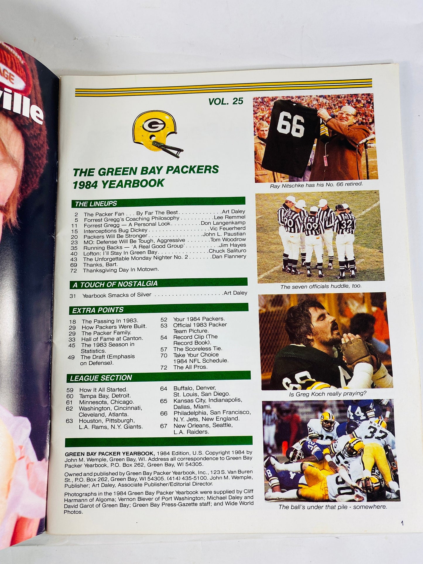 1984 Green Bay Packers vintage yearbook Wisconsin football memorabilia collector magazine with photos, team lineup stories and schedule