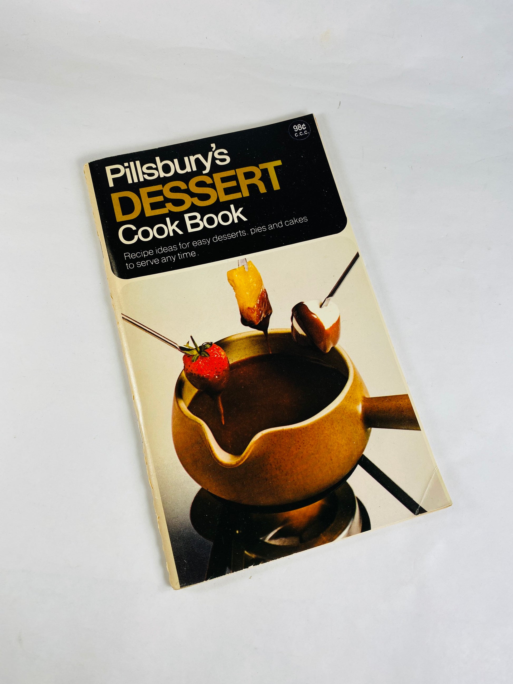 Pillsbury Vintage Dessert Recipe cookbook booklet circa 1970. Baking is Fun by Ann Pillsbury.