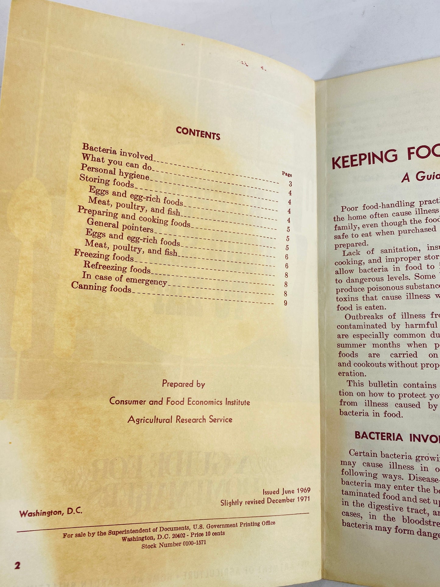 1971 Department of Agriculture Homemakers Vintage booklet guide Keeping Food Safe to Eat USDA saftey collectible