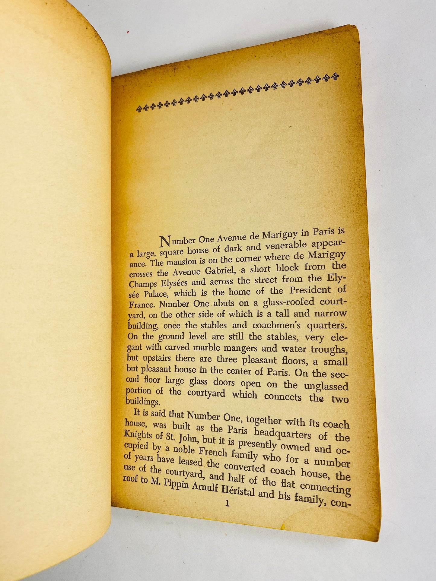 Short Reign of Pippin IV vintage paperback book by John Steinbeck circa 1957 about a man who didn't want to be king