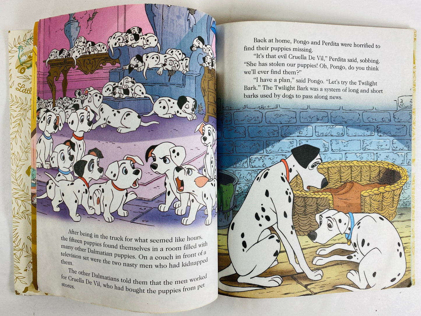 1991 Vintage Walt Disney 101 Dalmations Little Golden Book circa 1991. Elementary school toddler young child beginning reader.