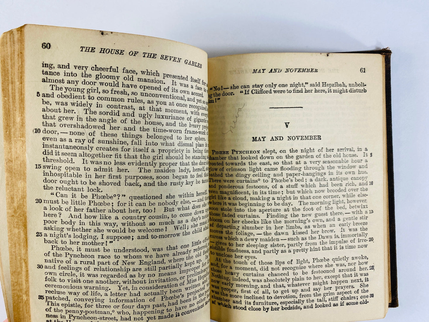 House of Seven Gables circa 1925 vintage book by Nathaniel Hawthorne. Supernatural & witchcraft Antique. Poor Condition