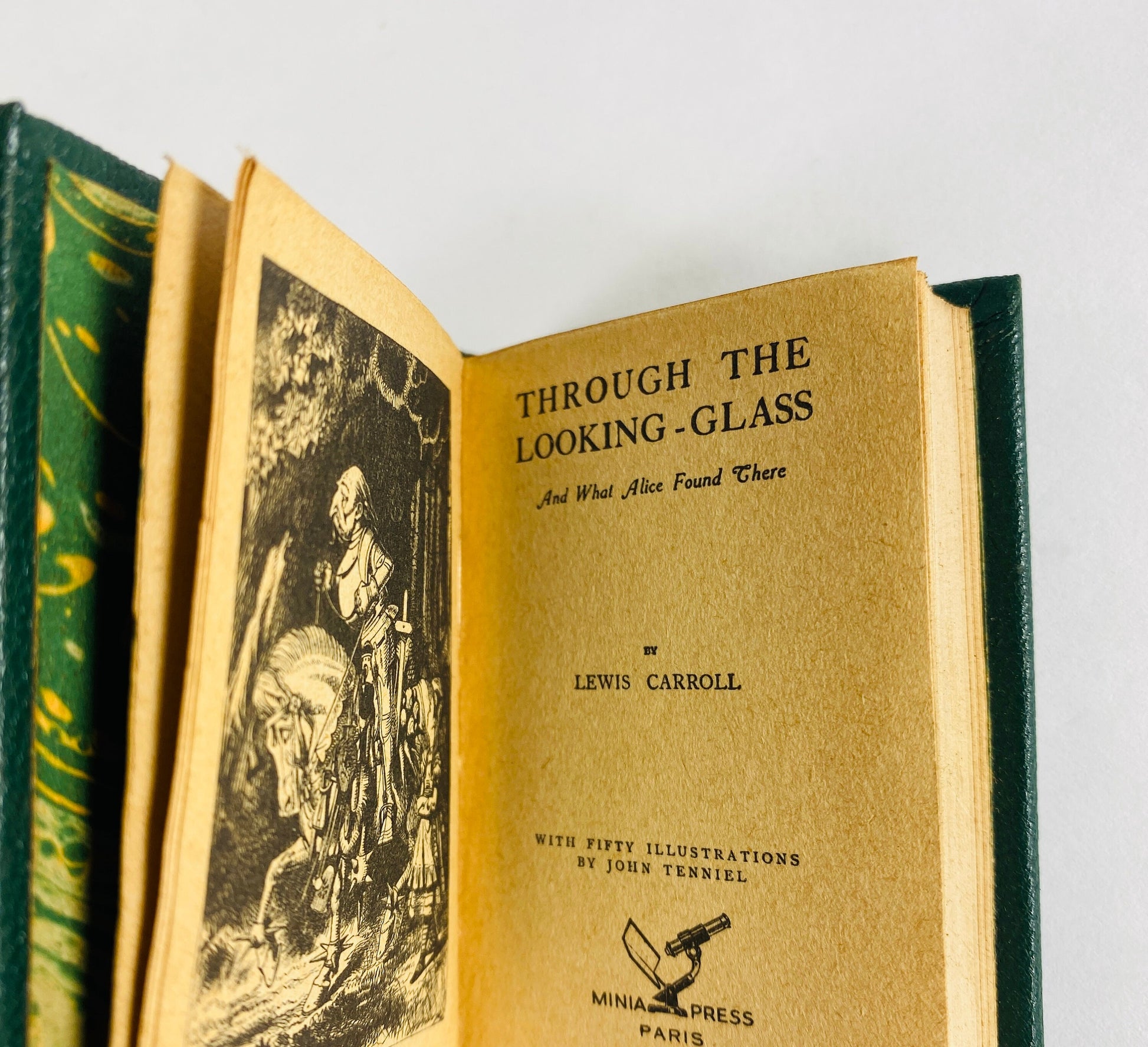 Lewis Carroll Alice's Adventures in Wonderland & Through the Looking Glass vintage Miniature leather book set John Tenniel Minia Press