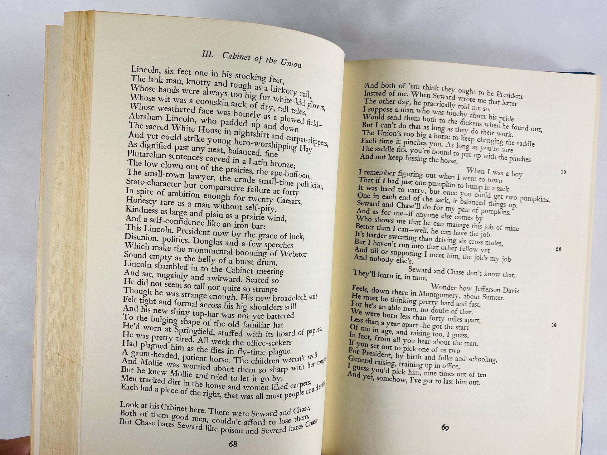 John Brown's Body Vintage book circa 1959 by Stephen Vincent Benet. Epic poem about abolitionist who raided Harpers Ferry. Civil War