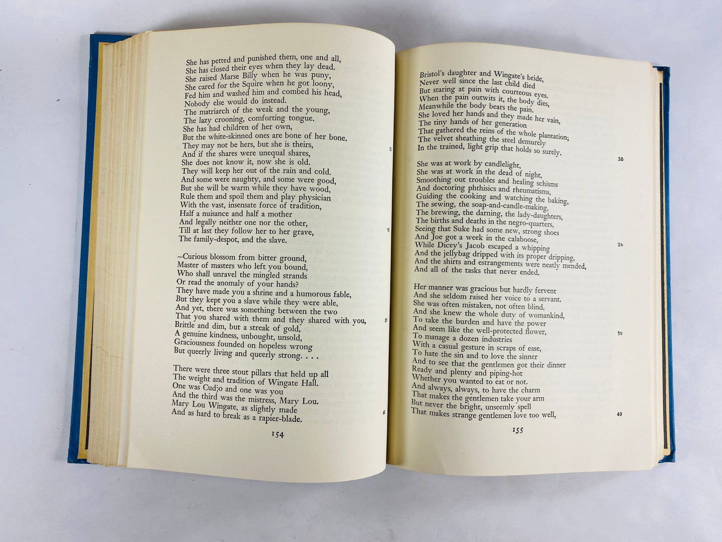 John Brown's Body Vintage book circa 1959 by Stephen Vincent Benet. Epic poem about abolitionist who raided Harpers Ferry. Civil War