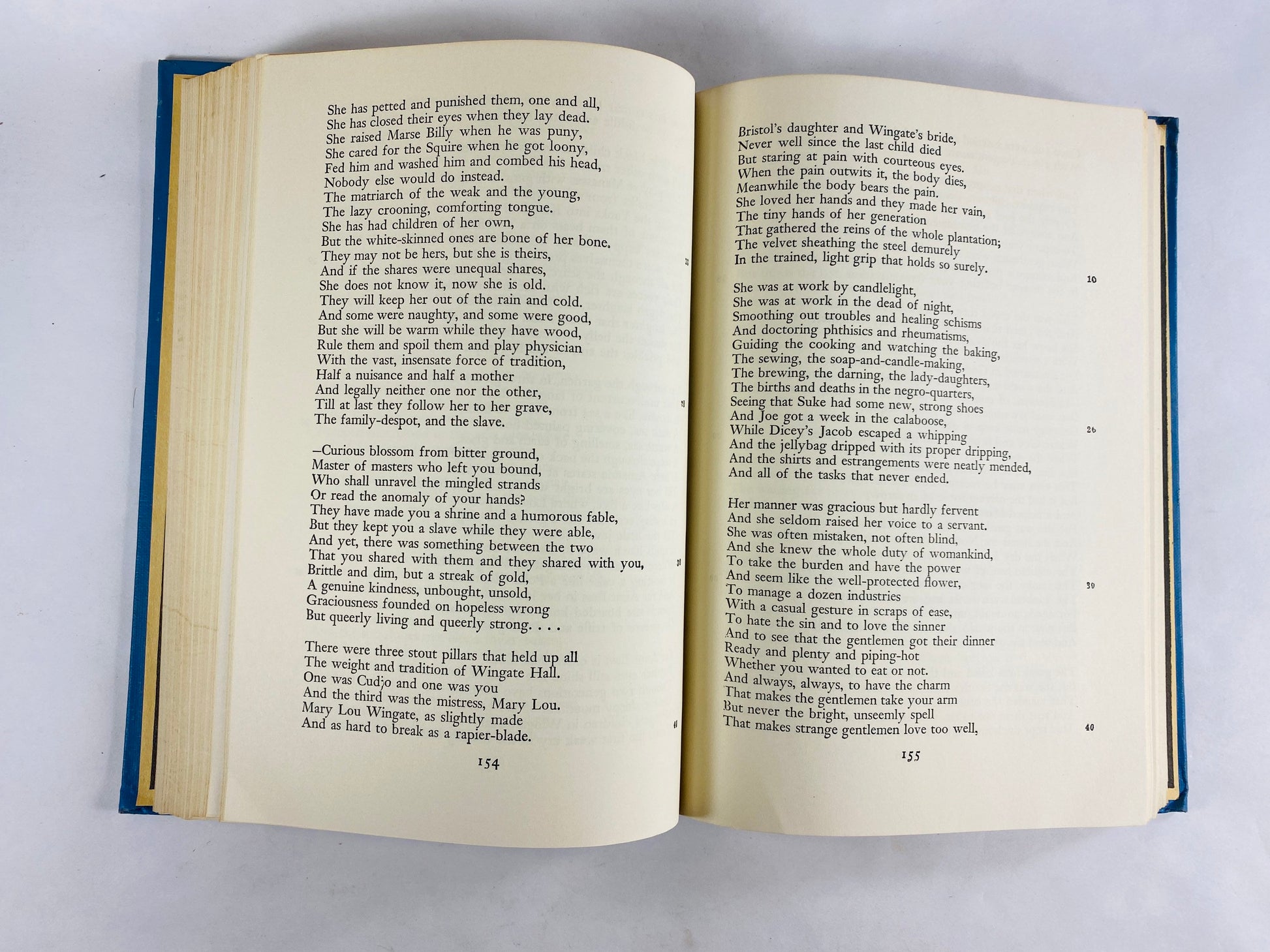 John Brown's Body Vintage book circa 1959 by Stephen Vincent Benet. Epic poem about abolitionist who raided Harpers Ferry. Civil War