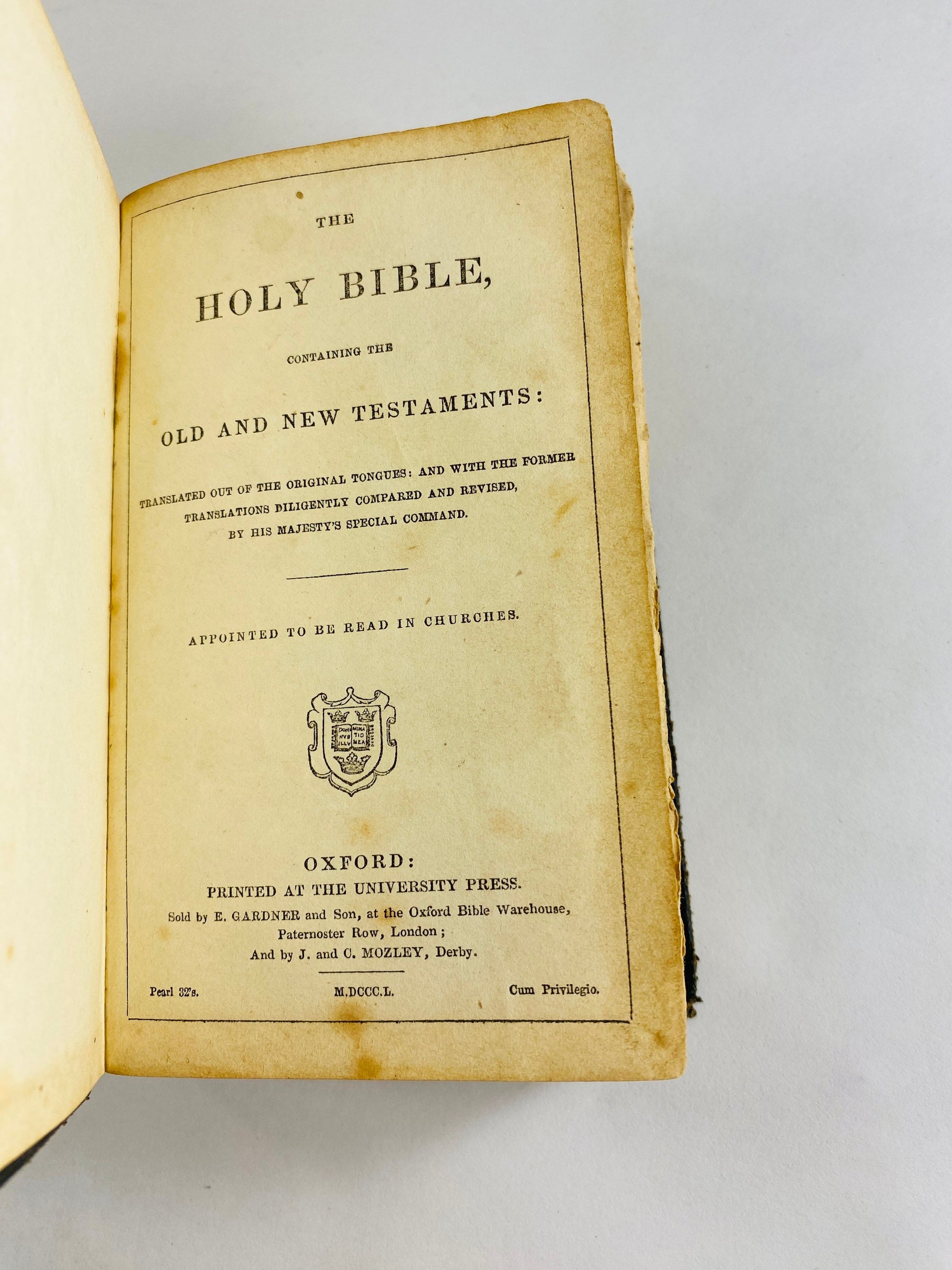 1850 Holy Bible Oxford with worn leather cover London incomplete printing Old New Testament Jesus Christ. Small miniature book decor