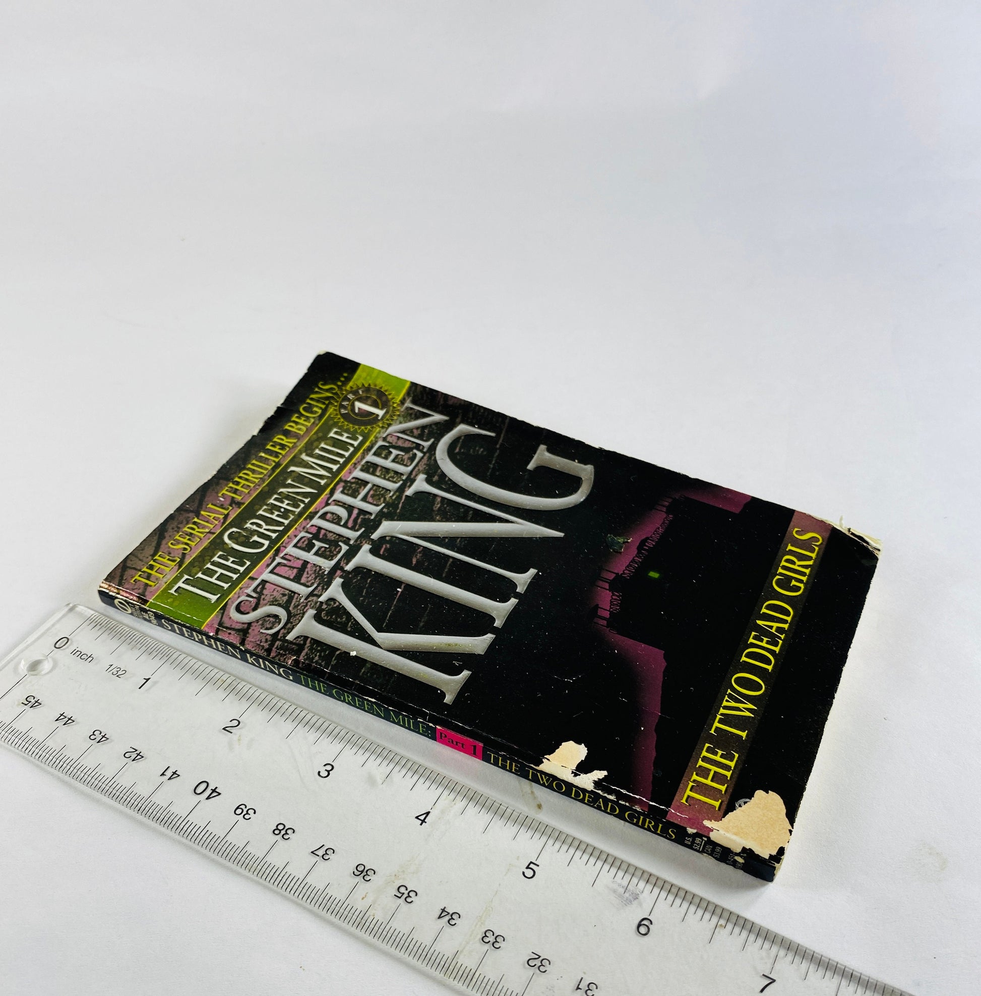 Green Mile Two Dead Girls by Stephen King Vintage paperback book circa 1996 about the a Death Row inmate with healing abilities