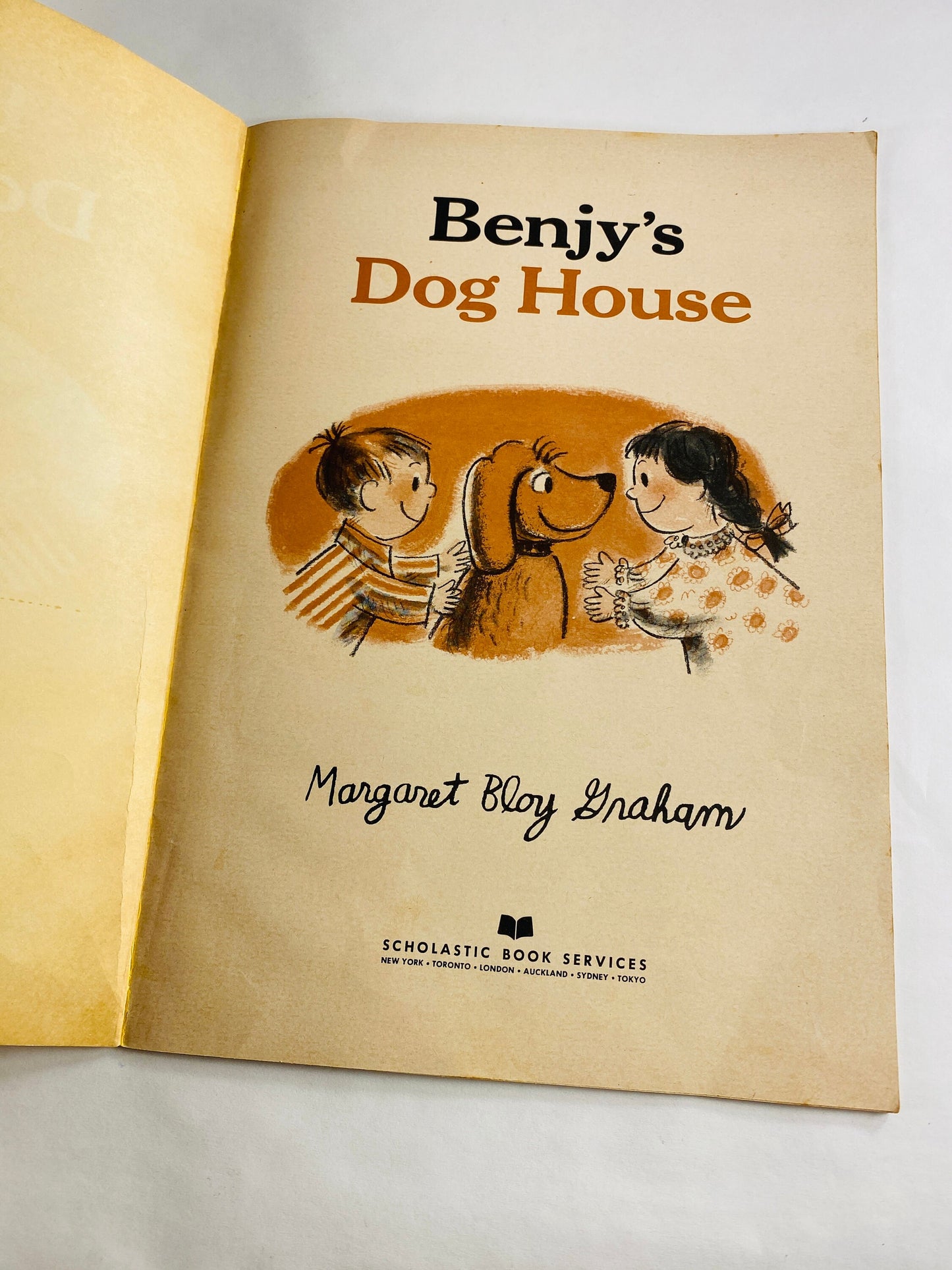 Benjy's Dog House vintage children's paperback book by Margaret Bloy Graham circa 1973 Beautiful vintage paperback book Scholastic