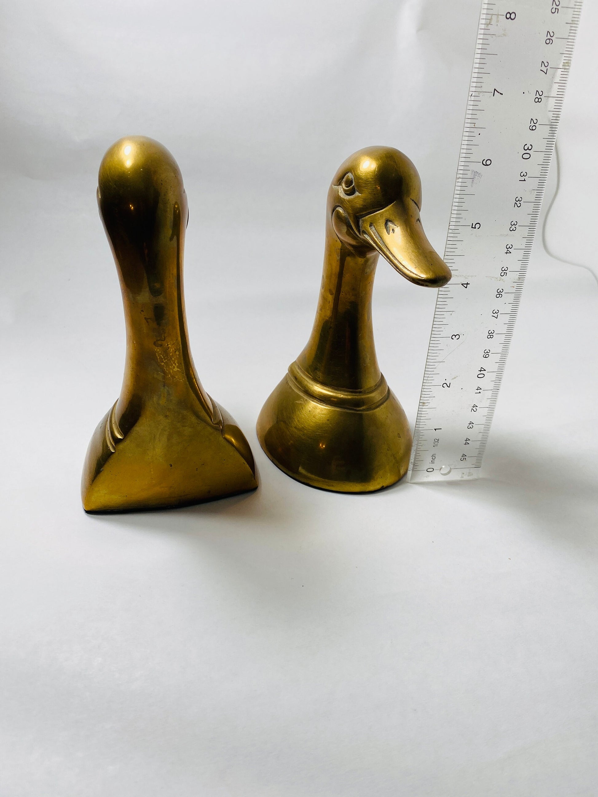 Mid-century brass pair of duck bookends circa 1950s Great gift for a library or office. Perfect for the sportsman! Elegant gold decor.