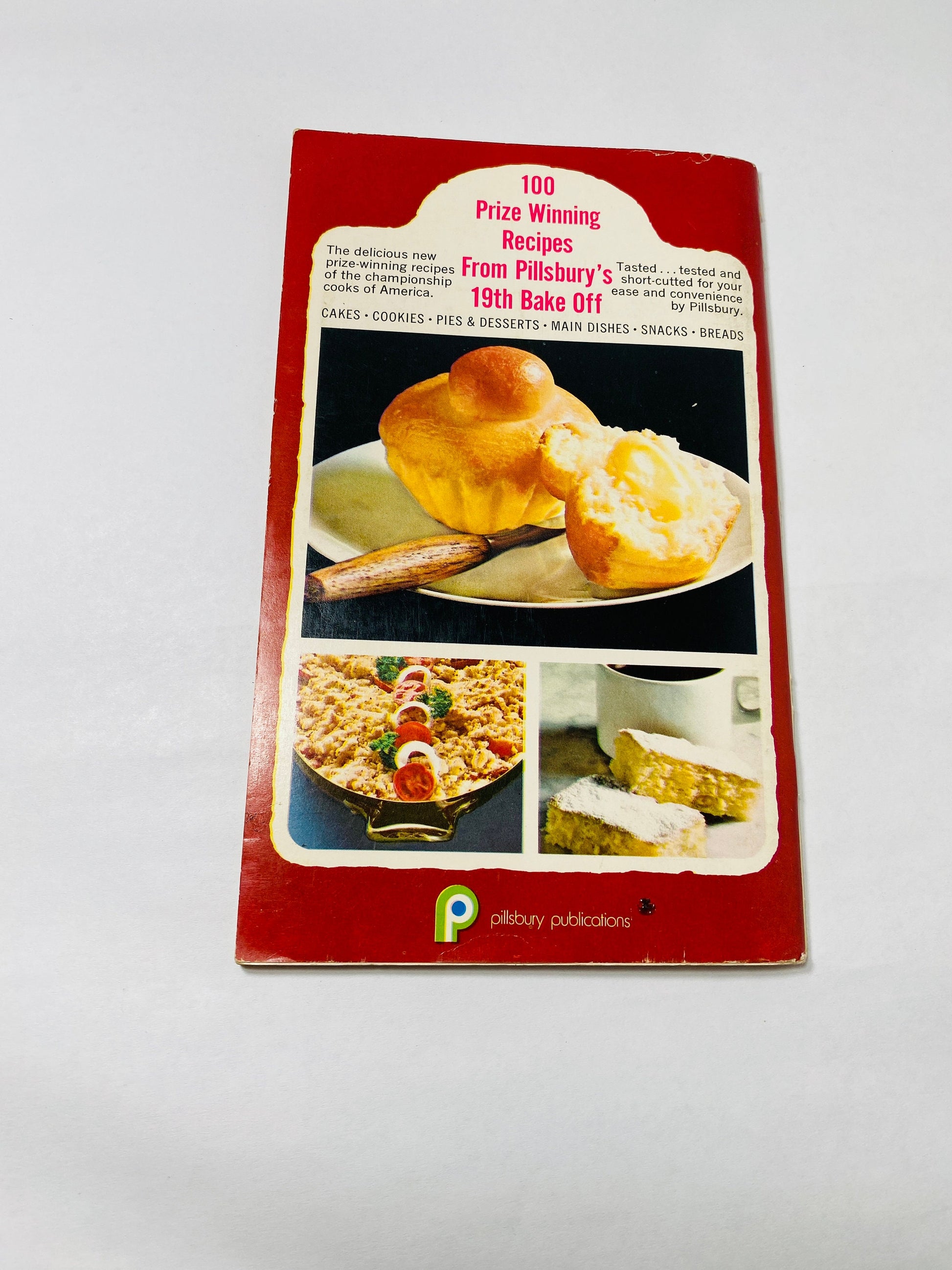 Pillsbury Vintage Baking Recipe cookbook booklet circa 1968 by Ann Pillsbury. Kitchen retro decor.