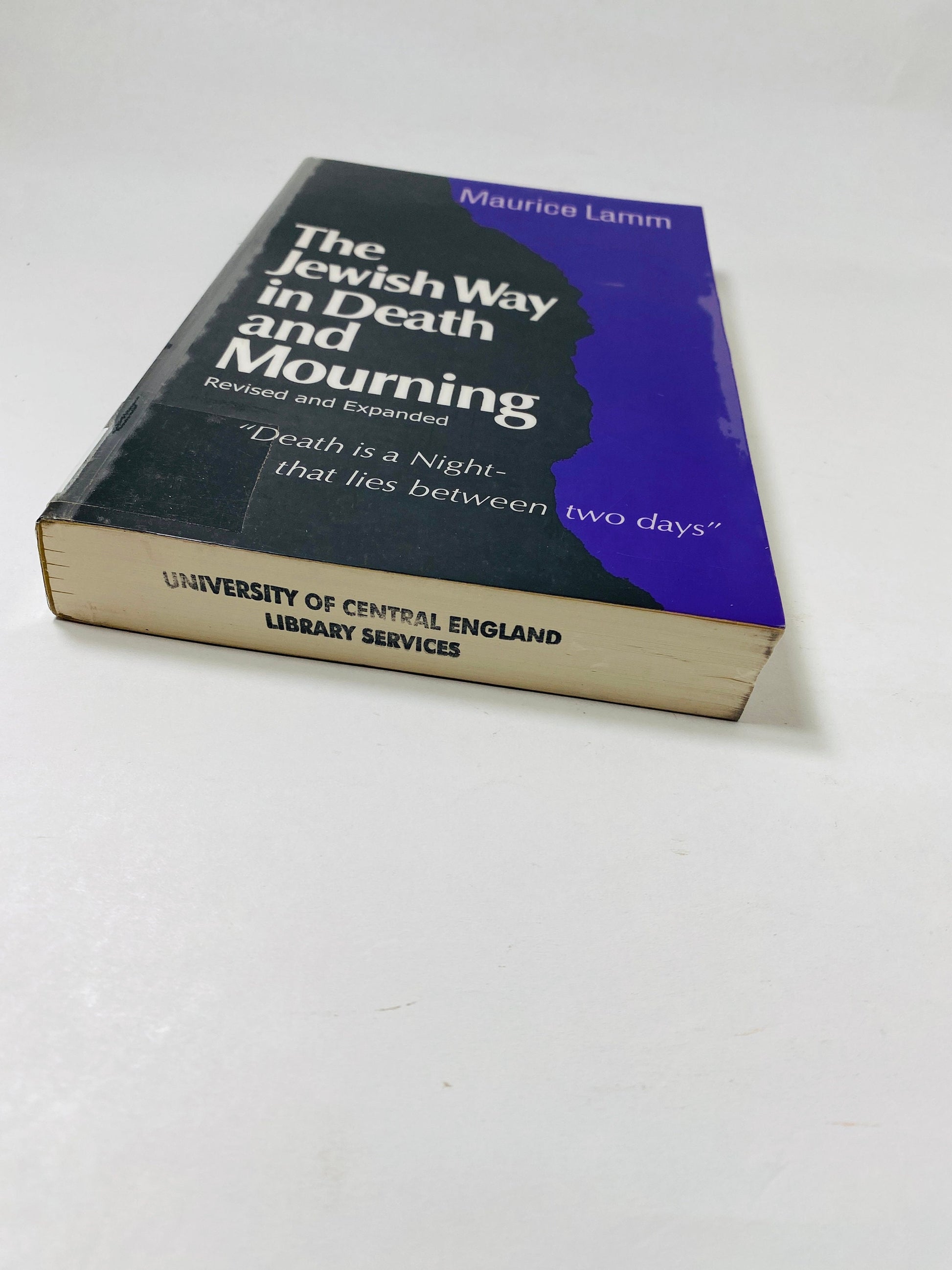 Jewish Way in Death and Mourning vintage paperback book by Maurice Lamm University of England Library customs in mourning