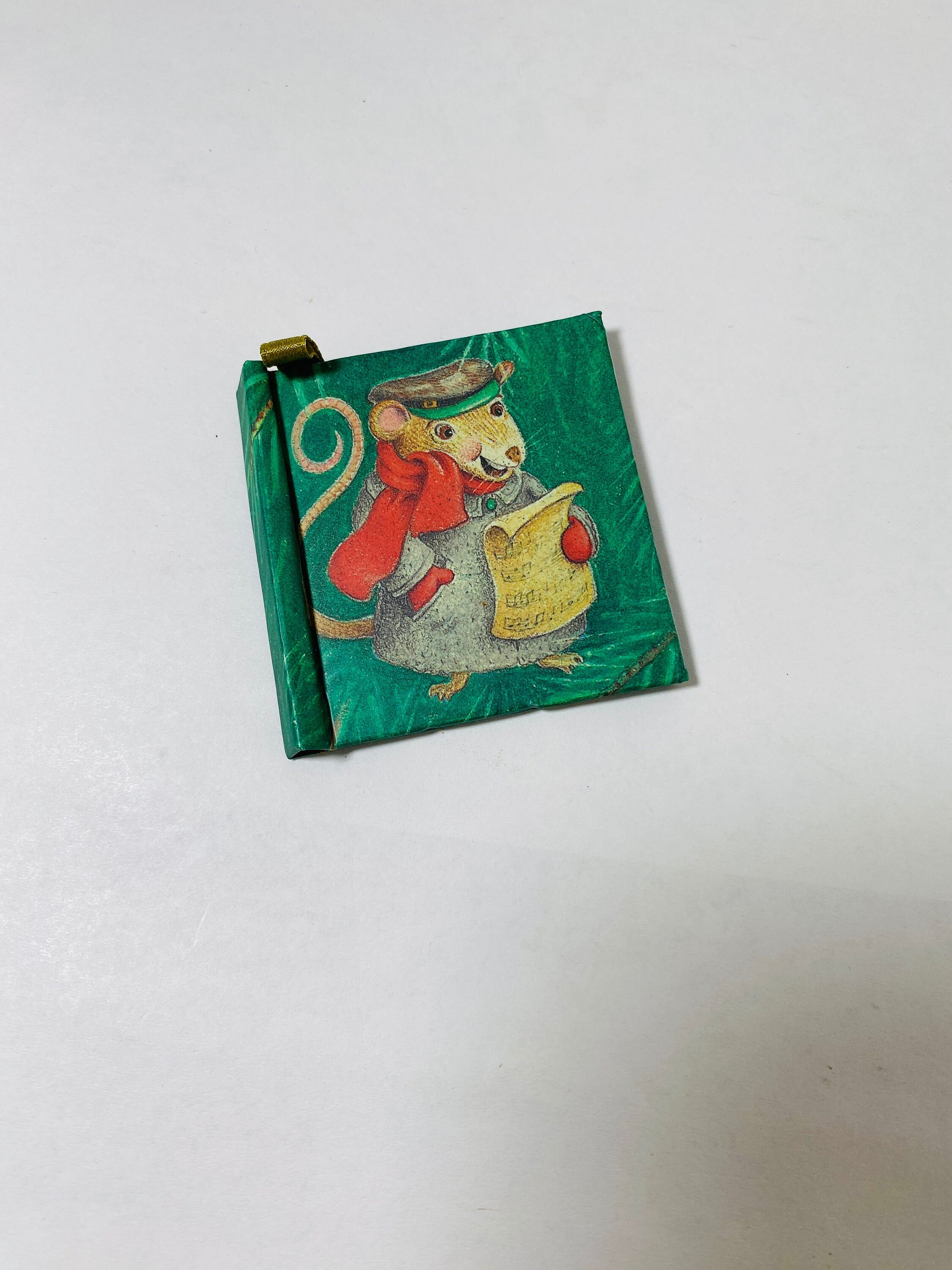 Vintage 1980s Christmas miniature book ornaments Wind in the Willows Twas Night Before We Three Kings Santa Claus Stocking stuffer decor