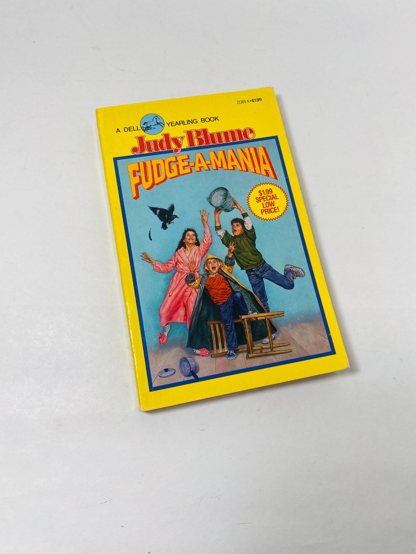 Judy Blume Fudge a Mania vintage paperback Dell book circa 1990 Young adult, tween book about bullying.