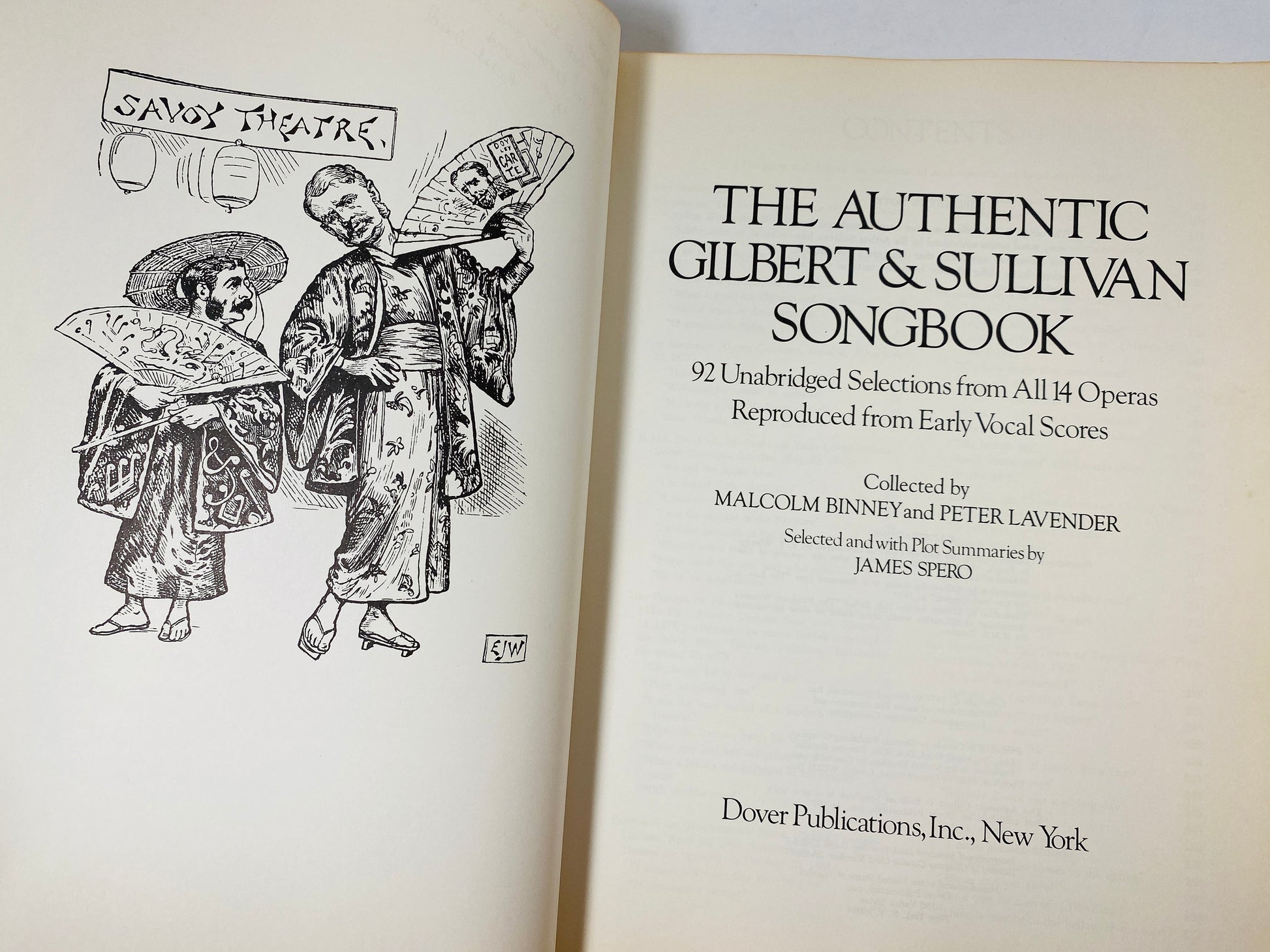 Gilbert & Sullivan Songbook LARGE vintage paperback music score selections from all 14 operas Pirates of Penzance circa 1977