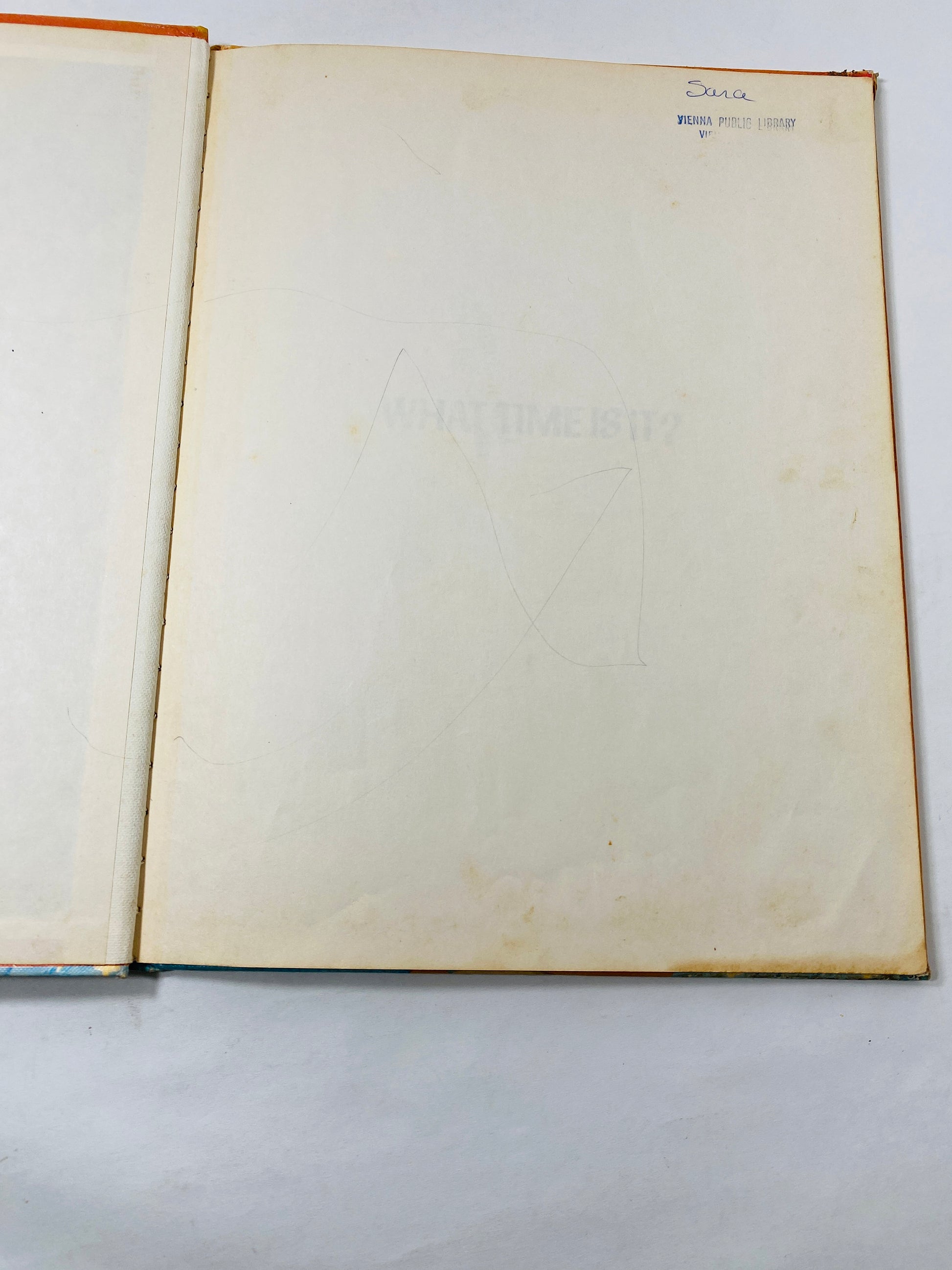 What time is it? Vintage Book about learning how to tell time circa 1974 LARGE childrens book about telling time on a clock educational