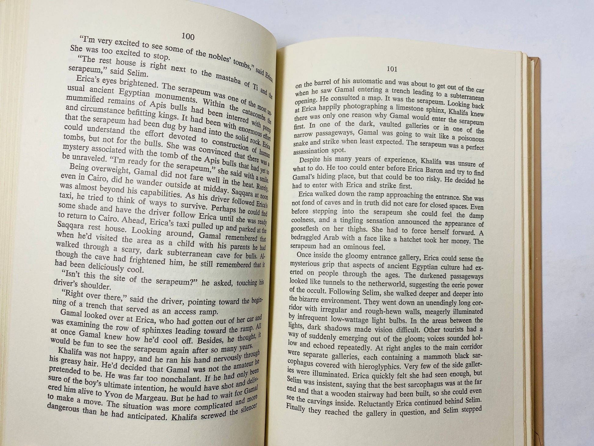 Sphinx by Robin Cook Vintage book circa 1979 adventurous mystery set in Egypt thriller science fiction