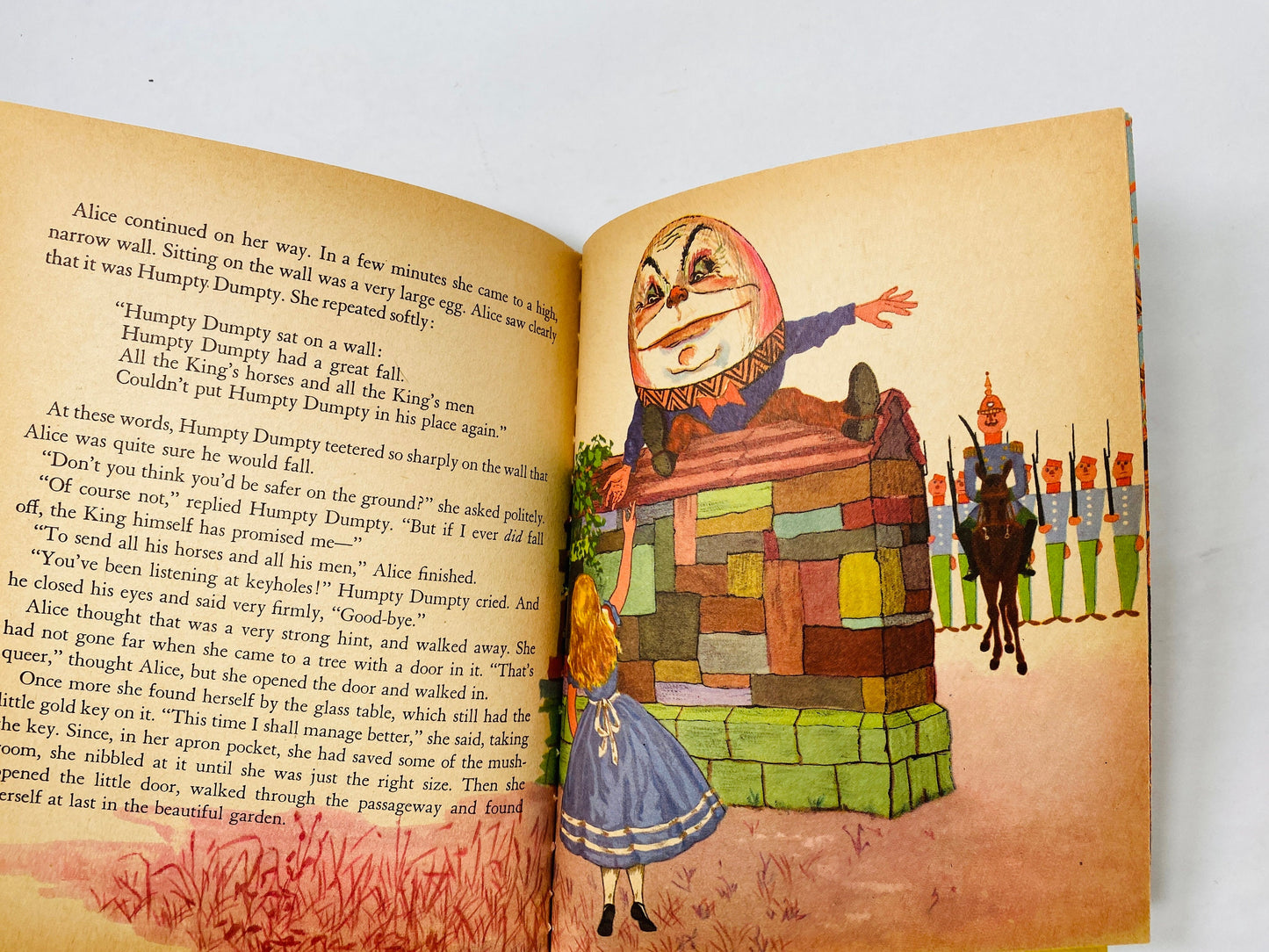 Alice in Wonderland Book vintage Wonder Book illustrated by Laszlo Matulay circa 1951. Lewis Carroll FIRST EDITION