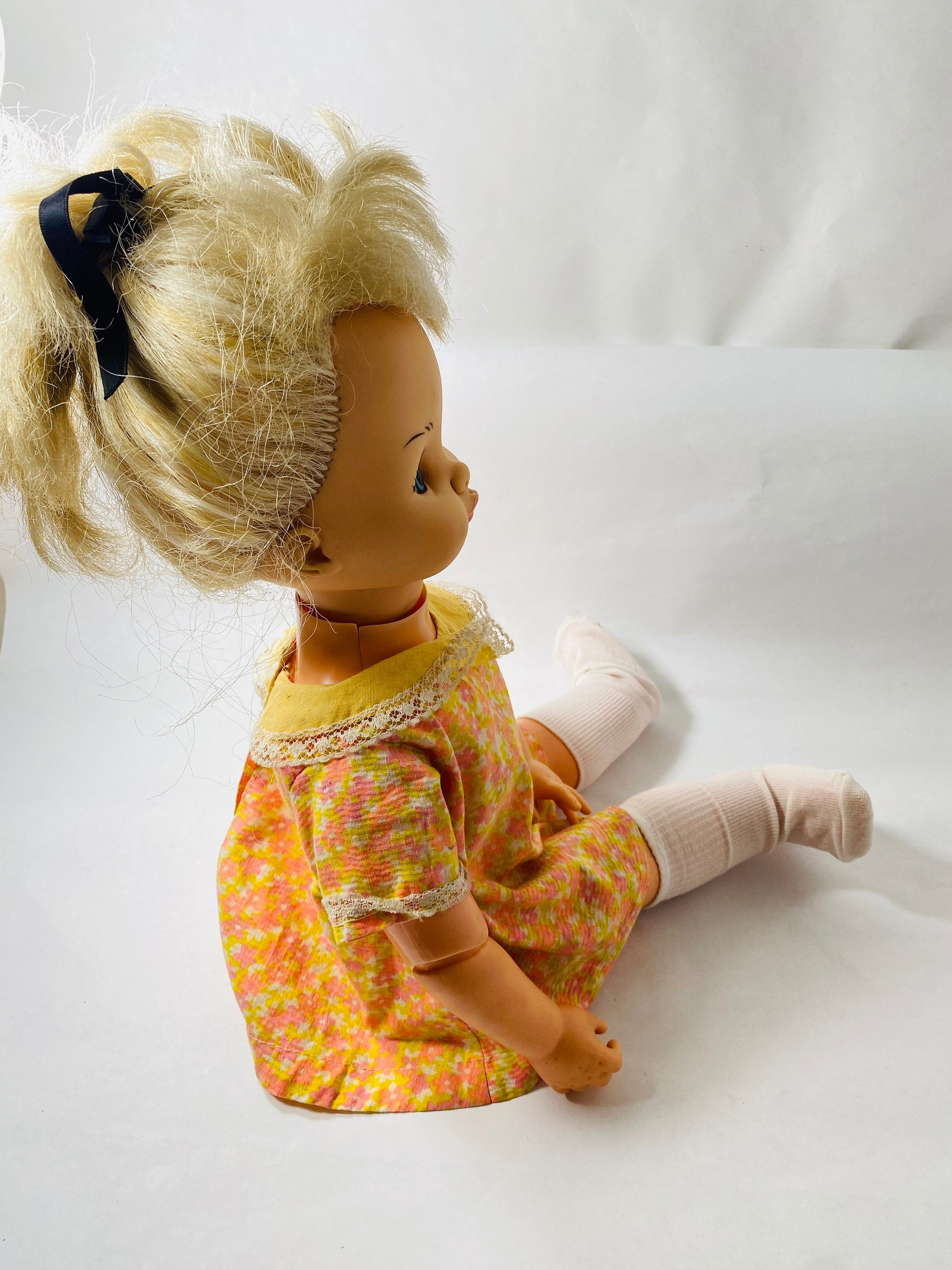 Vintage 1970 Horsman Peggy Pen Pal poseable doll beautiful Collectible childrens toy Nursery