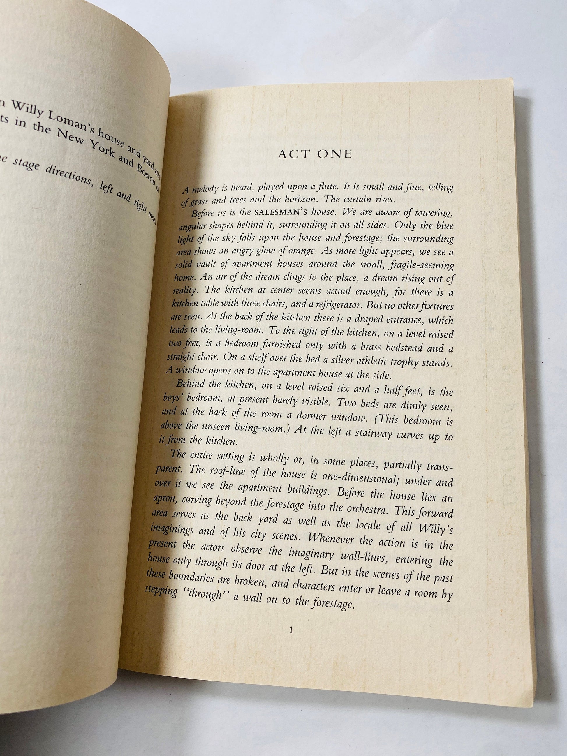 Arthur Miller's Death of a Salesman Vintage Penguin paperback book circa 1998 One of the greatest American plays ever written. Willy Loman