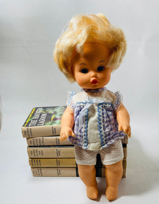 Vintage Playmates 1974 blonde wet and dry doll with original dress! Collectible Hard Plastic body clothing Nursery