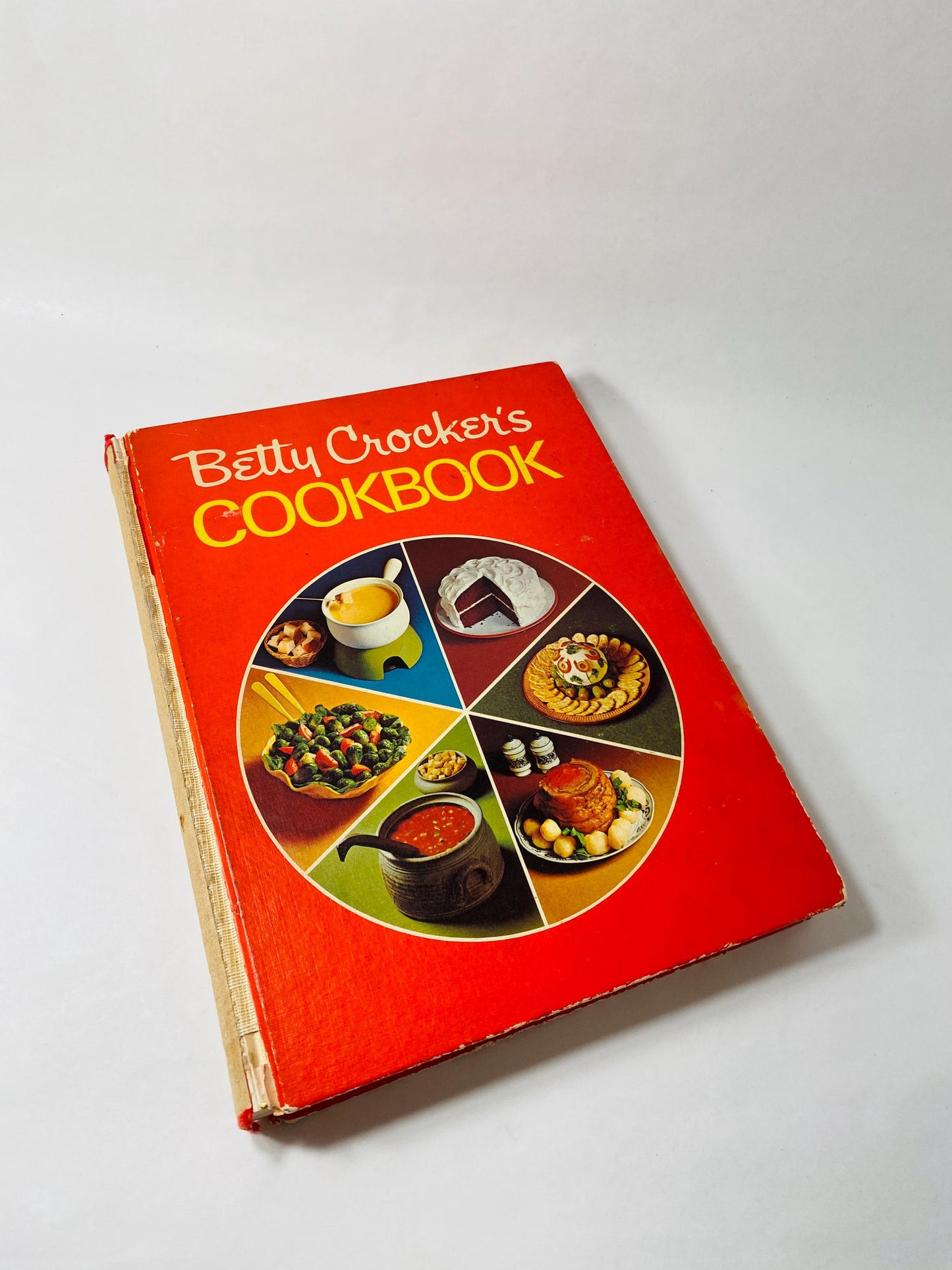 Betty Crocker's Cookbook vintage book circa 1972 Pie Section Collage on Cover kitchen collectible