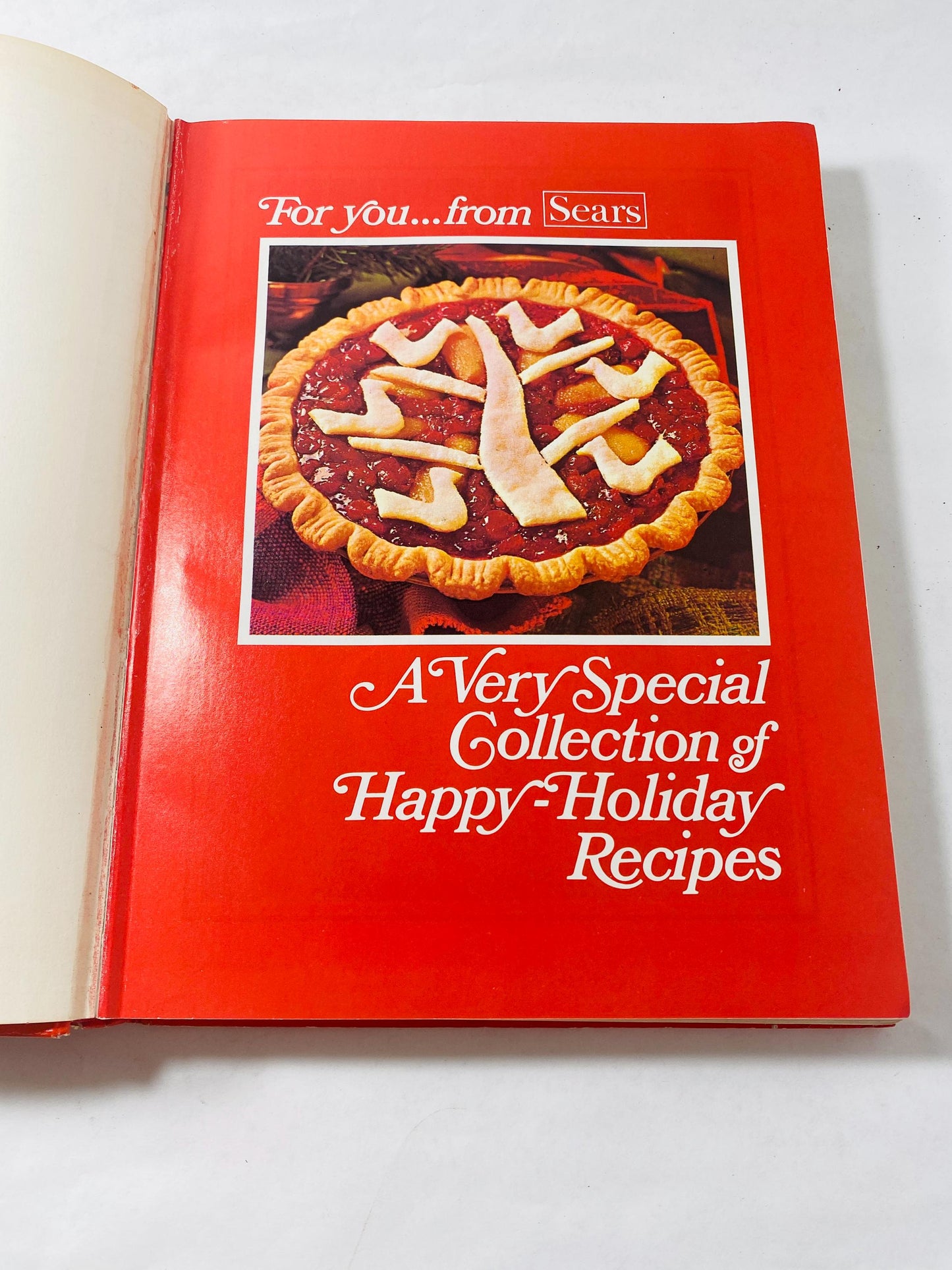 Betty Crocker's Cookbook vintage SECOND PRINTING circa 1972 Pie Section Collage on Cover. Golden Press 98225 Book lover gift Red Cook book