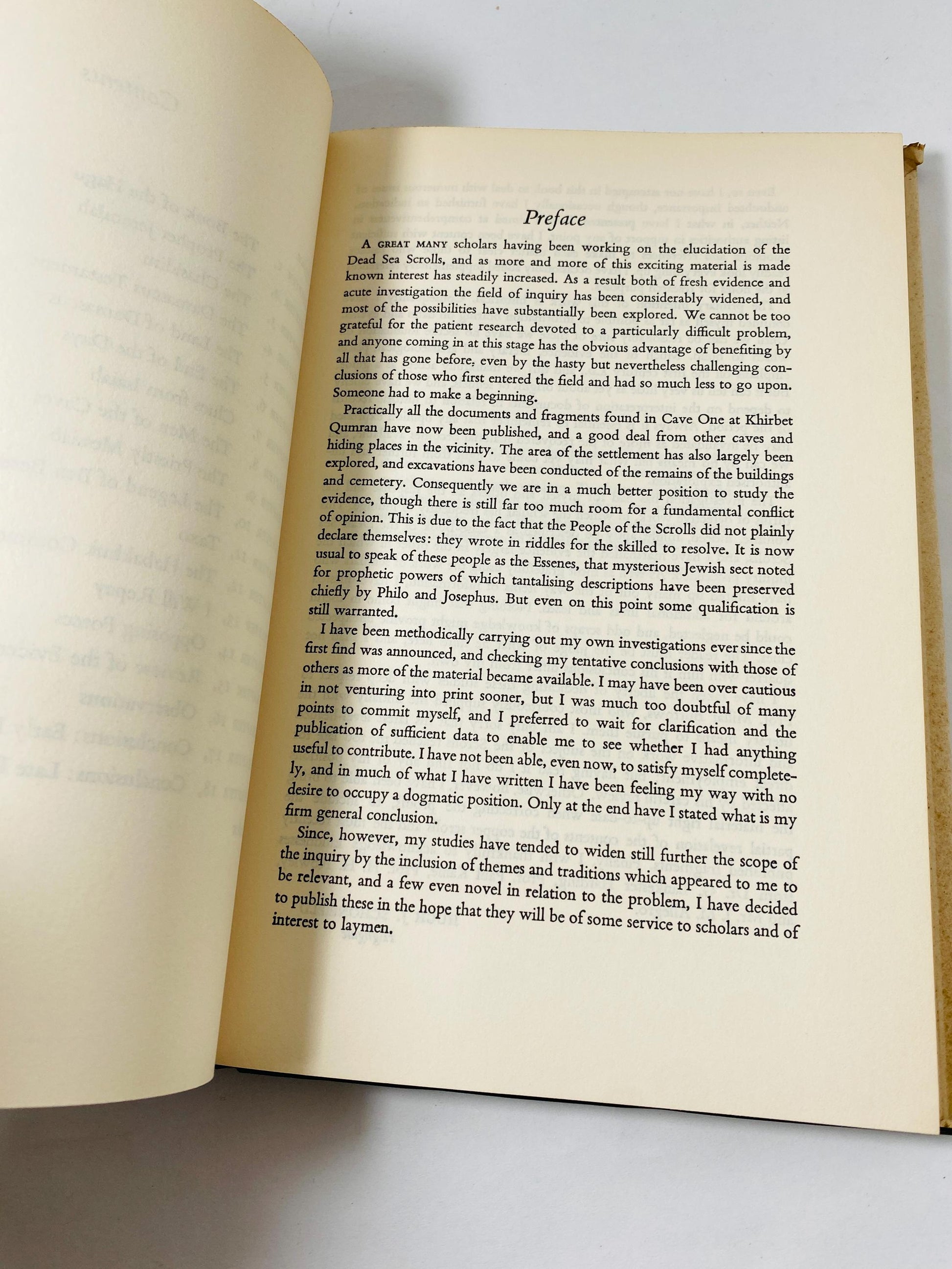 Secrets of the Dead Sea Scrolls vintage book by Hugh Schonfield circa 1957 amazing secrets behind these Judaean desert 2000-year-old texts