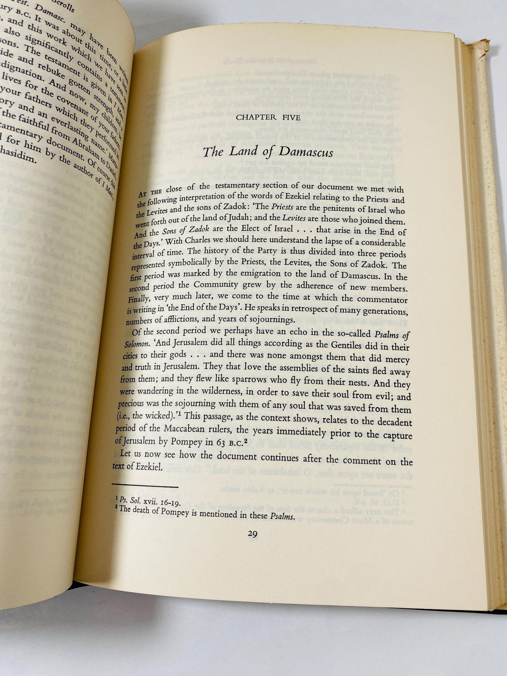 Secrets of the Dead Sea Scrolls vintage book by Hugh Schonfield circa 1957 amazing secrets behind these Judaean desert 2000-year-old texts