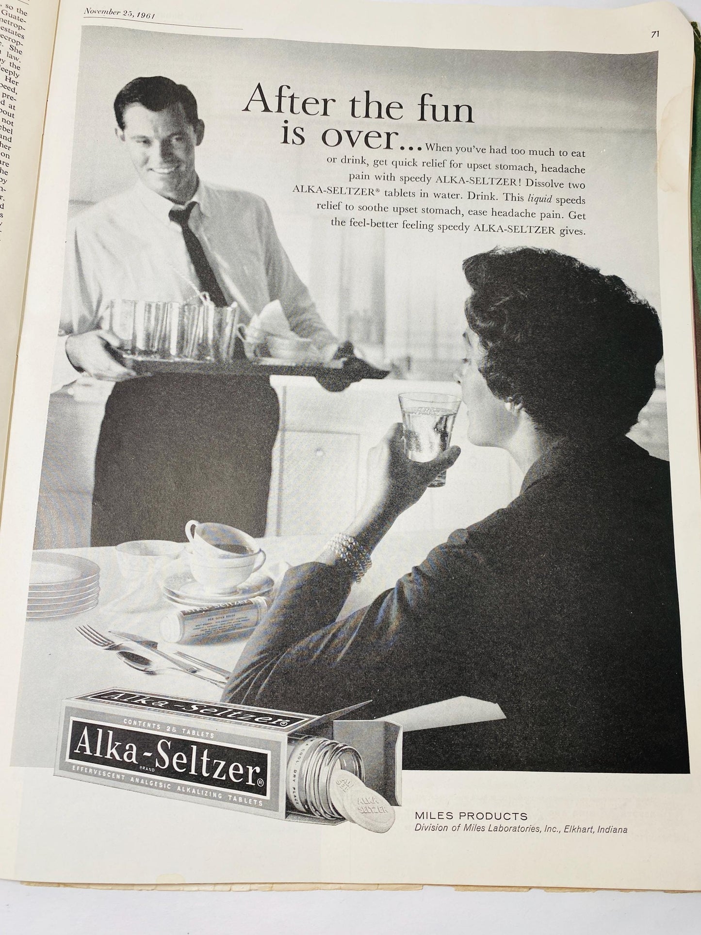 PT 109 Ordeal of Kennedy and His Men as Castaways Under Fire Saturday Evening Post November 25 1961 vintage magazine