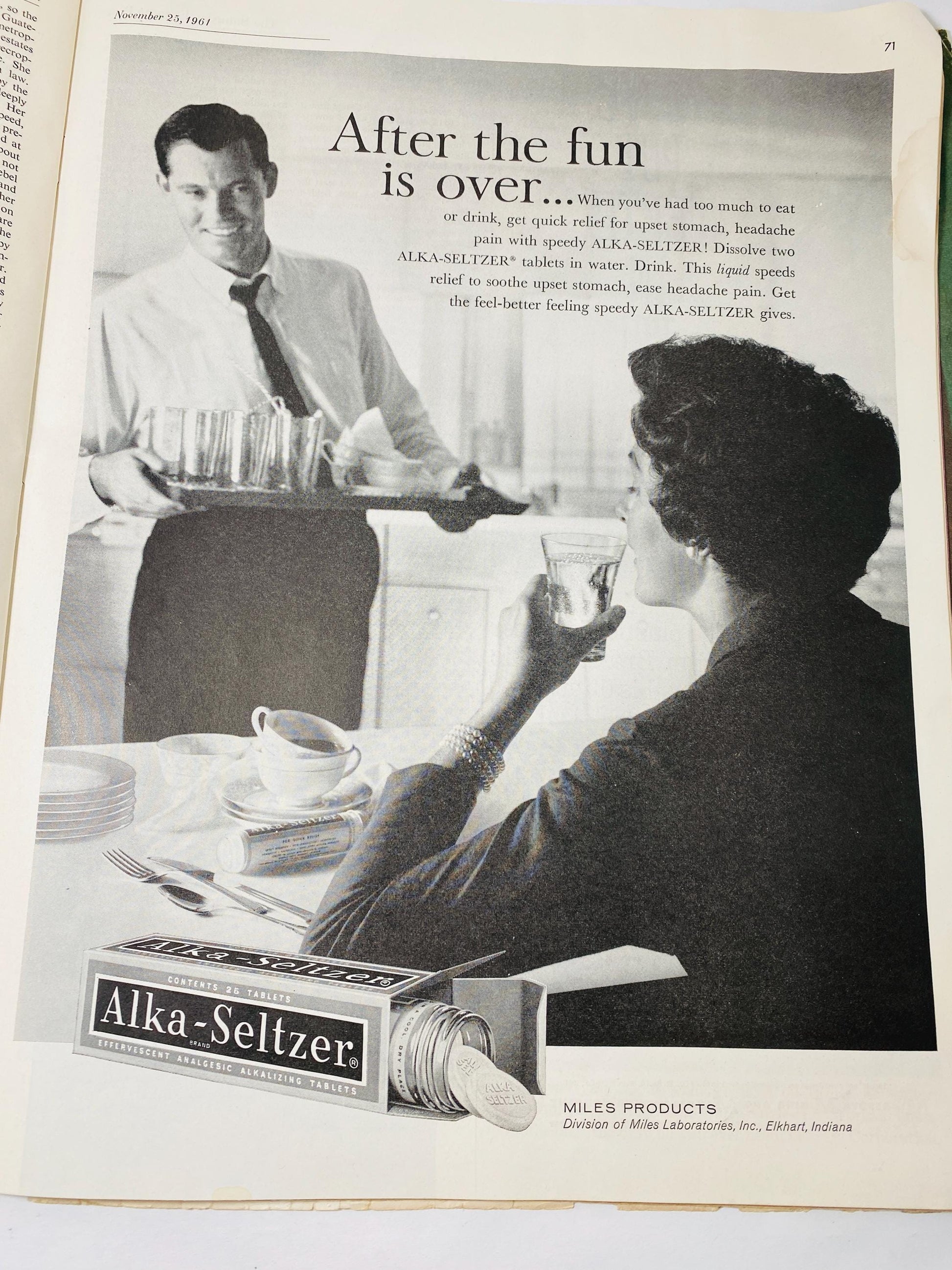 PT 109 Ordeal of Kennedy and His Men as Castaways Under Fire Saturday Evening Post November 25 1961 vintage magazine