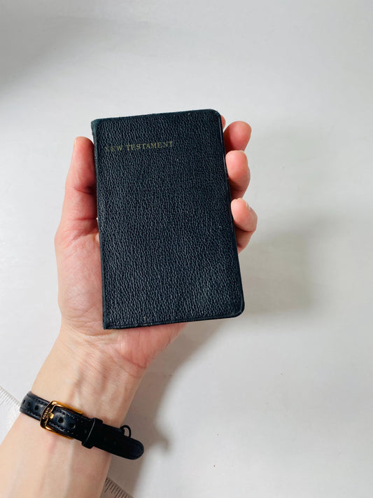 1933 New Testament Holy Bible printed in great Britain illustrated Collins edition miniature book with black leatherette cover. Small