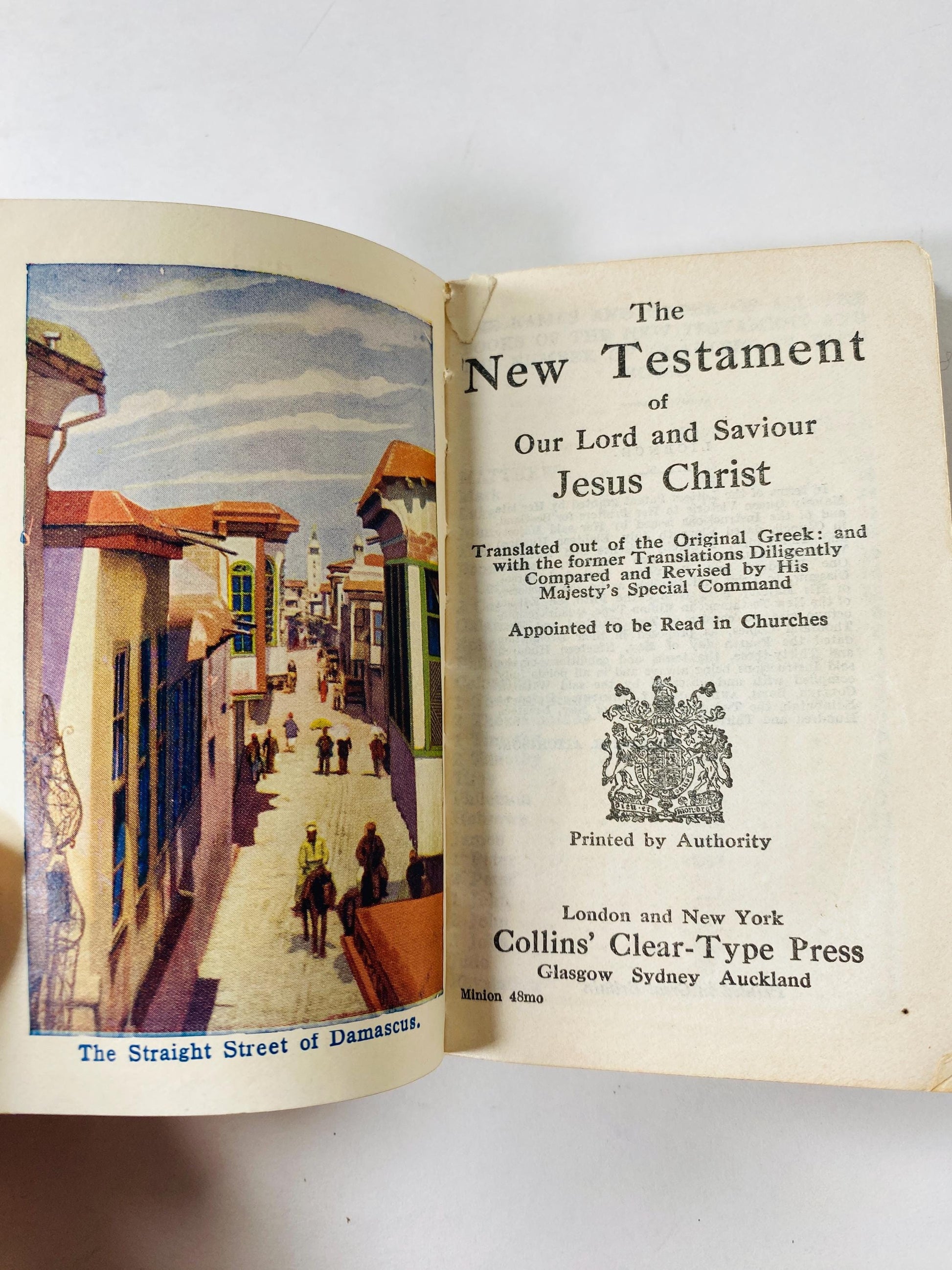 1933 New Testament Holy Bible printed in great Britain illustrated Collins edition miniature book with black leatherette cover. Small