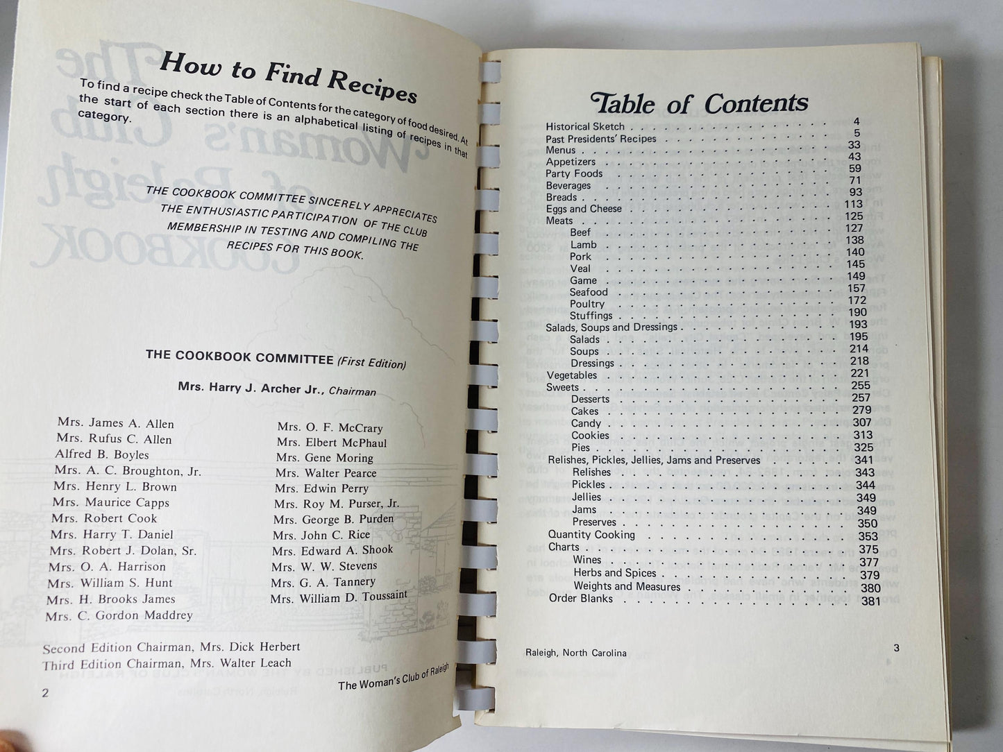 Women's Club of Raleigh North Carolina Vintage cookbook circa 1985 Fish, seafood crawfish shrimp crab cakes boils and casserole recipes