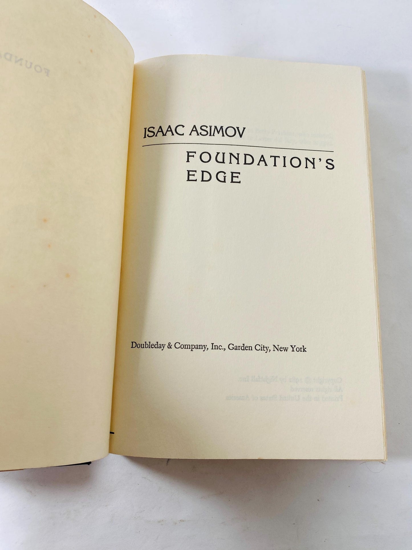 Foundation's Edge by Isaac Asimov vintage book circa 1982 FIRST EDITION Science Fiction Fantasy Horror. Book lover gift