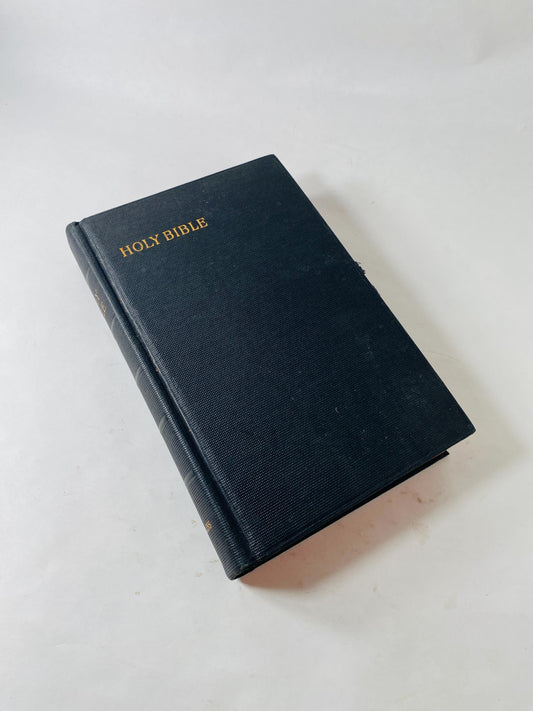 Holy Bible Old & New Testaments circa 1957 Vintage book w black cover Collins diligently revised by his Majesty's Special Command