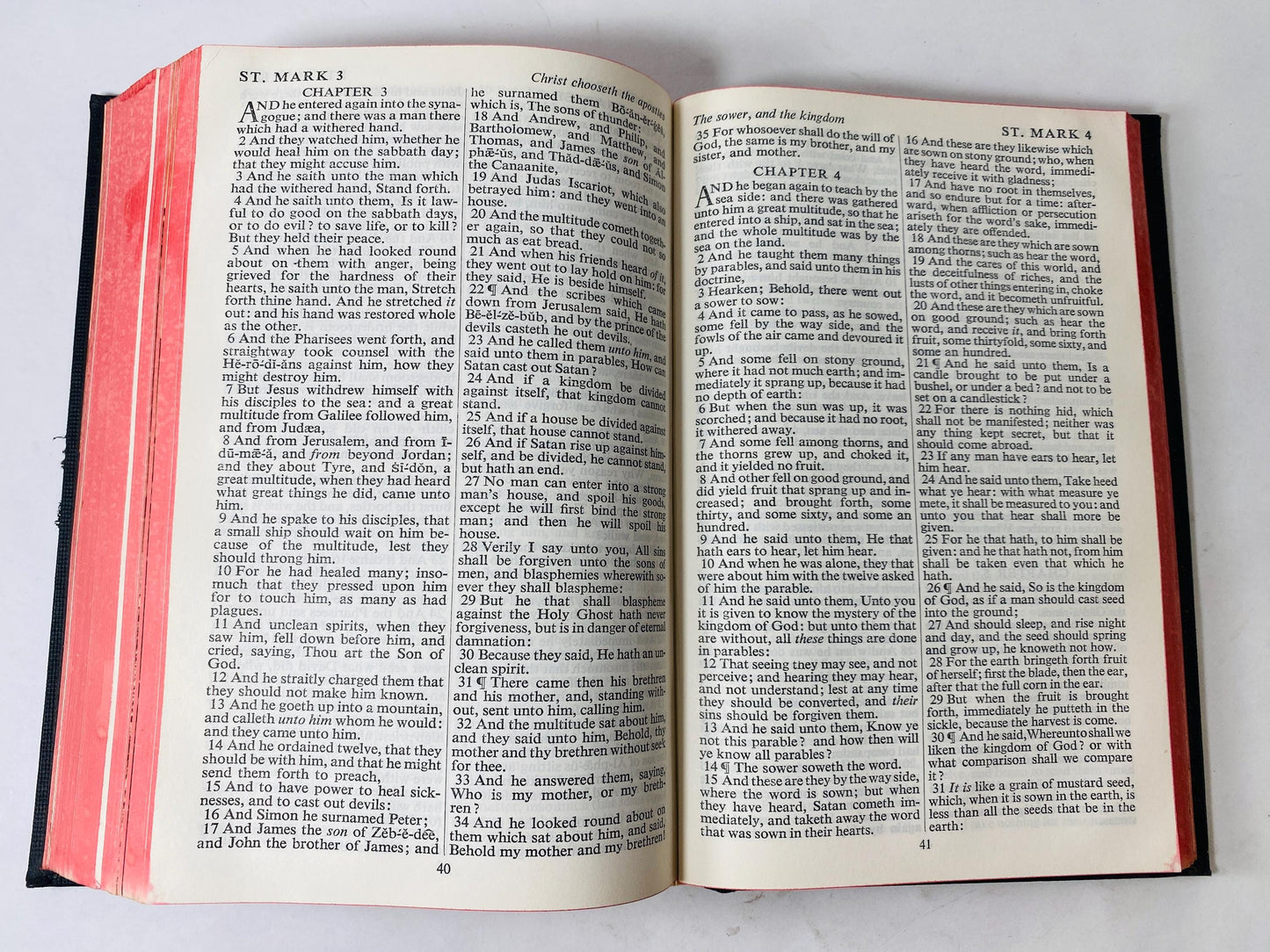 Holy Bible Old & New Testaments circa 1957 Vintage book w black cover Collins diligently revised by his Majesty's Special Command