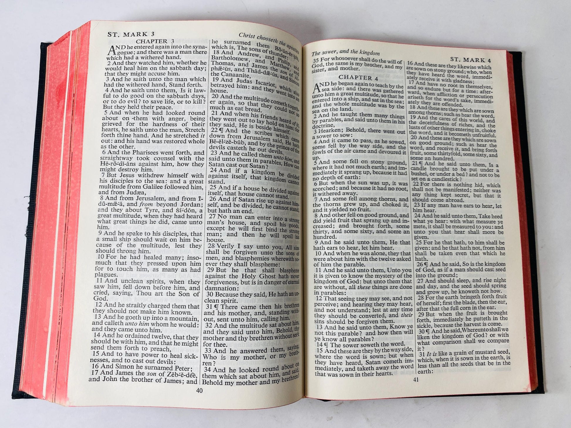 Holy Bible Old & New Testaments circa 1957 Vintage book w black cover Collins diligently revised by his Majesty's Special Command