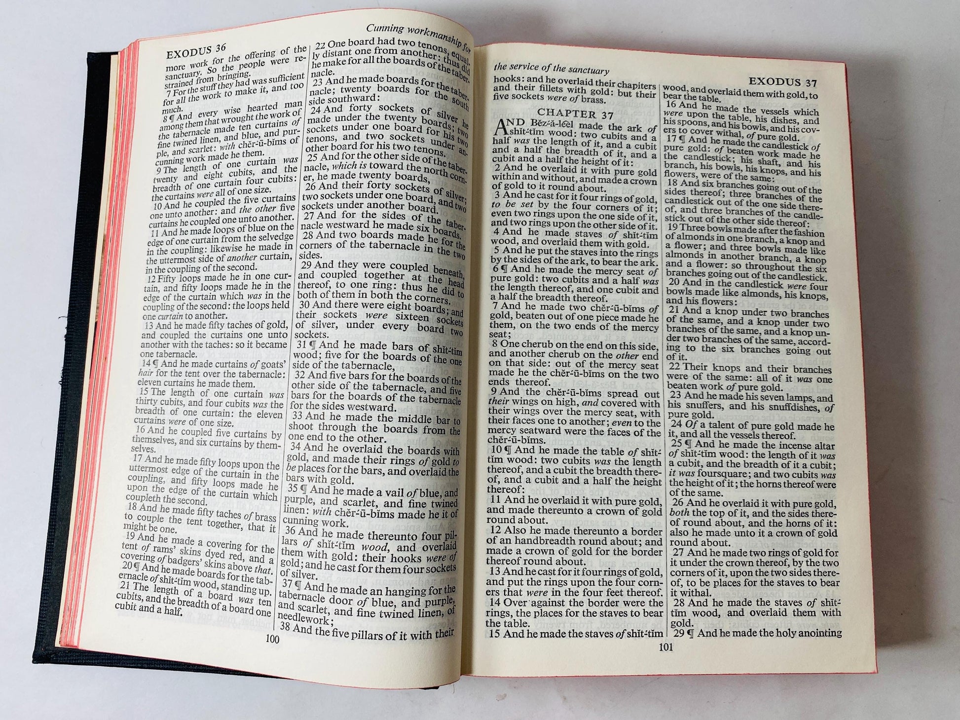 Holy Bible Old & New Testaments circa 1957 Vintage book w black cover Collins diligently revised by his Majesty's Special Command
