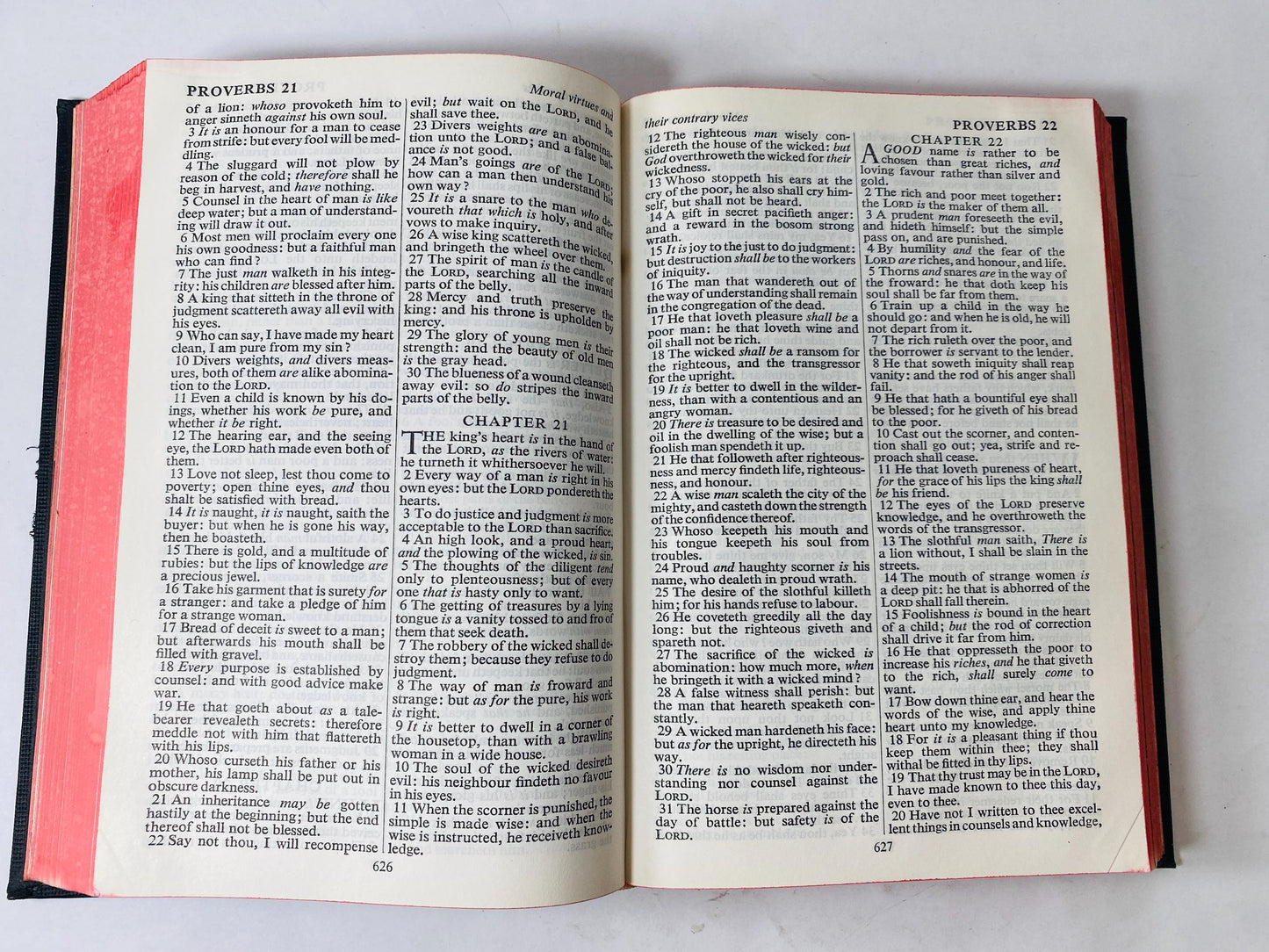 Holy Bible Old & New Testaments circa 1957 Vintage book w black cover Collins diligently revised by his Majesty's Special Command